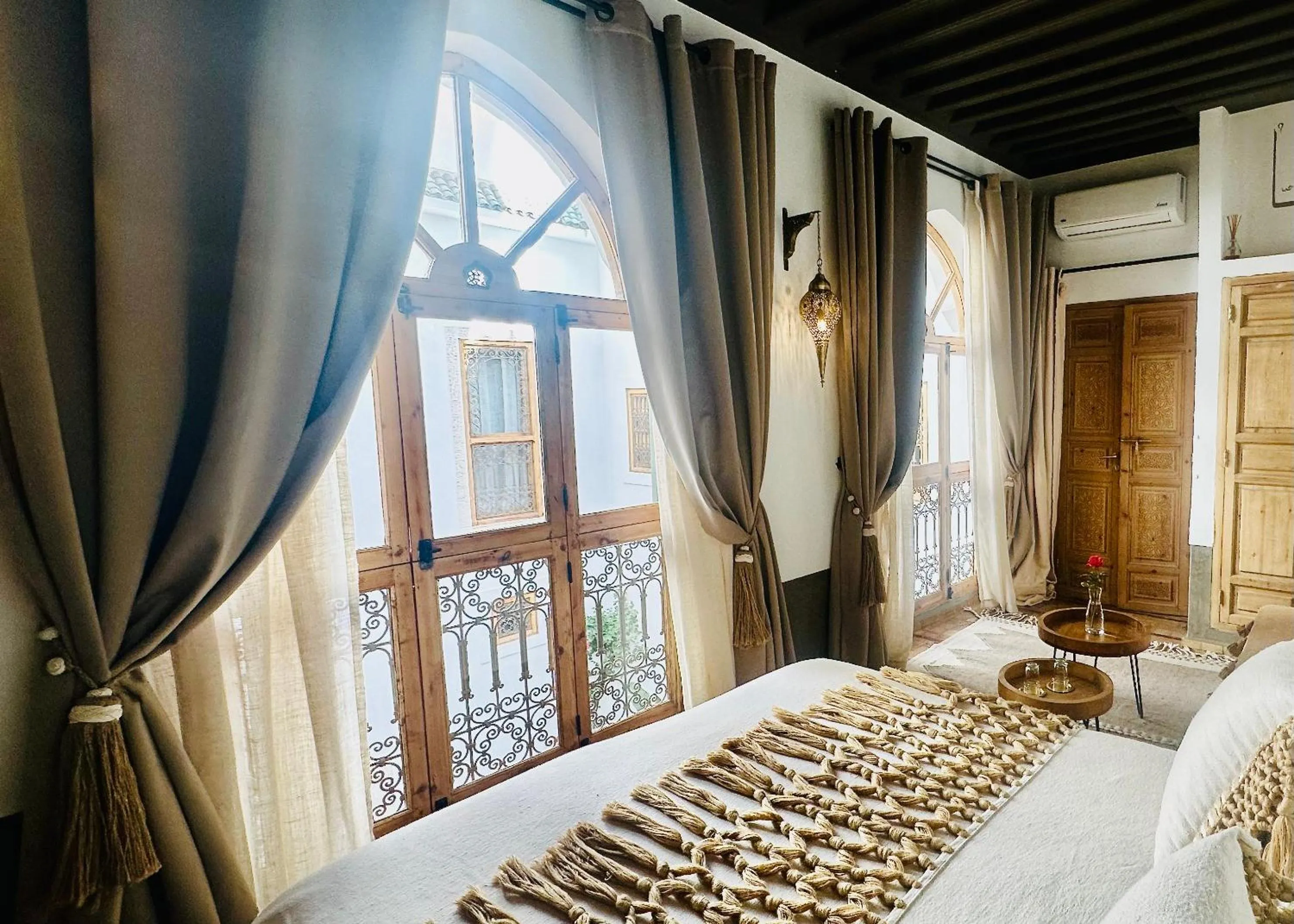 Photo of the whole room, Bed in Riad Jardin Des Sens & Spa