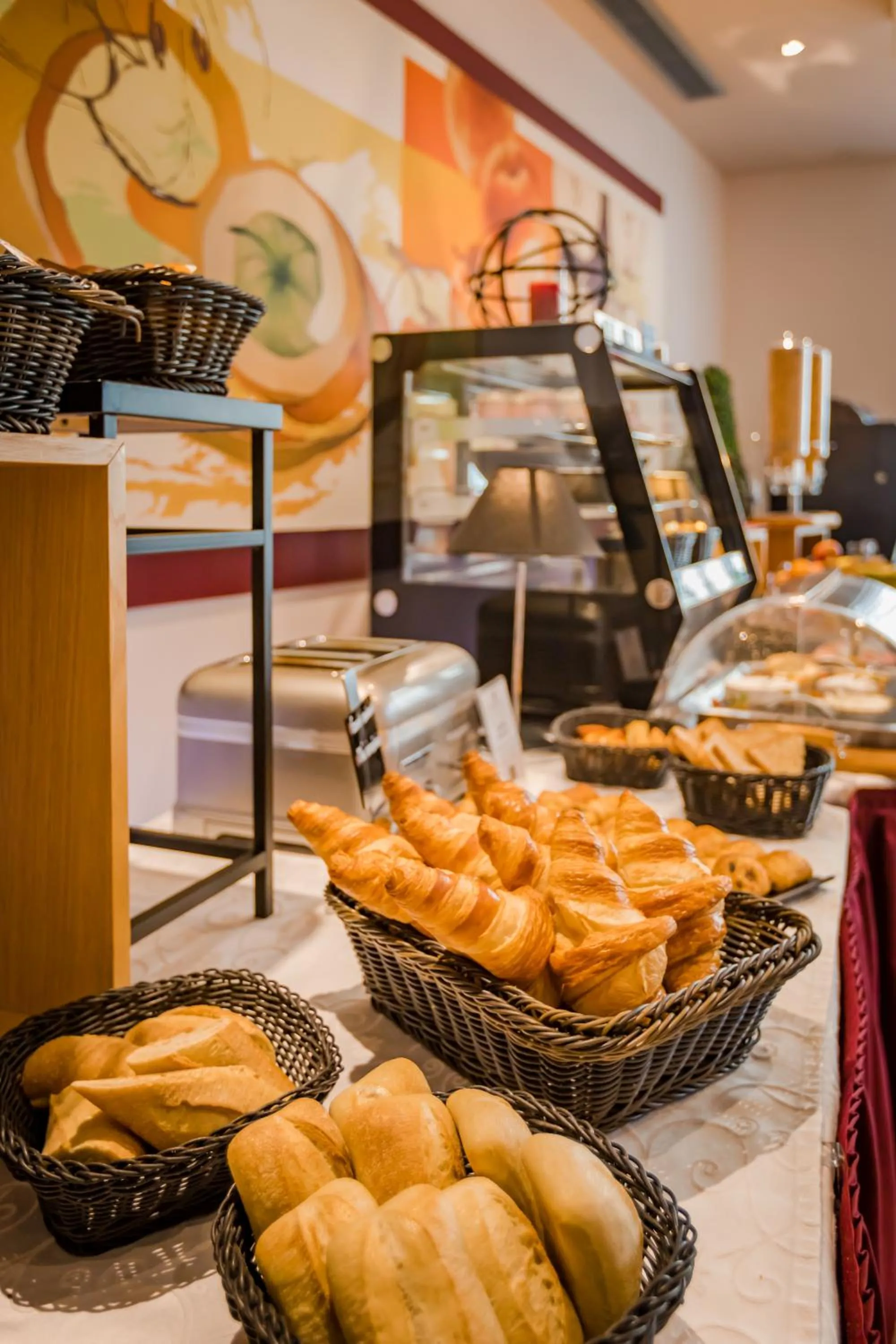 Restaurant/places to eat in Logis Hôtel Restaurant Le Fruitier