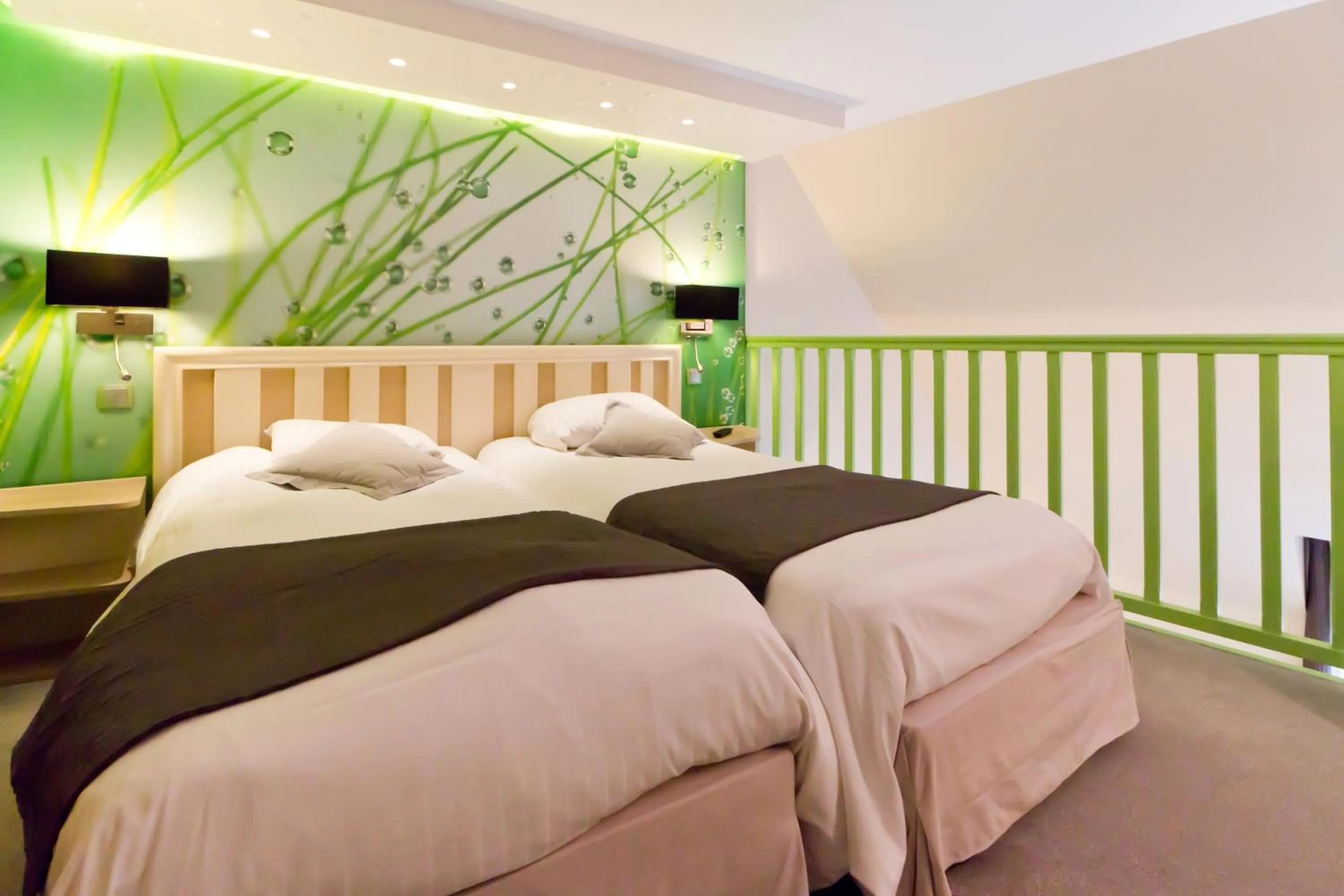 Bed in Logis Hôtel Restaurant Le Fruitier