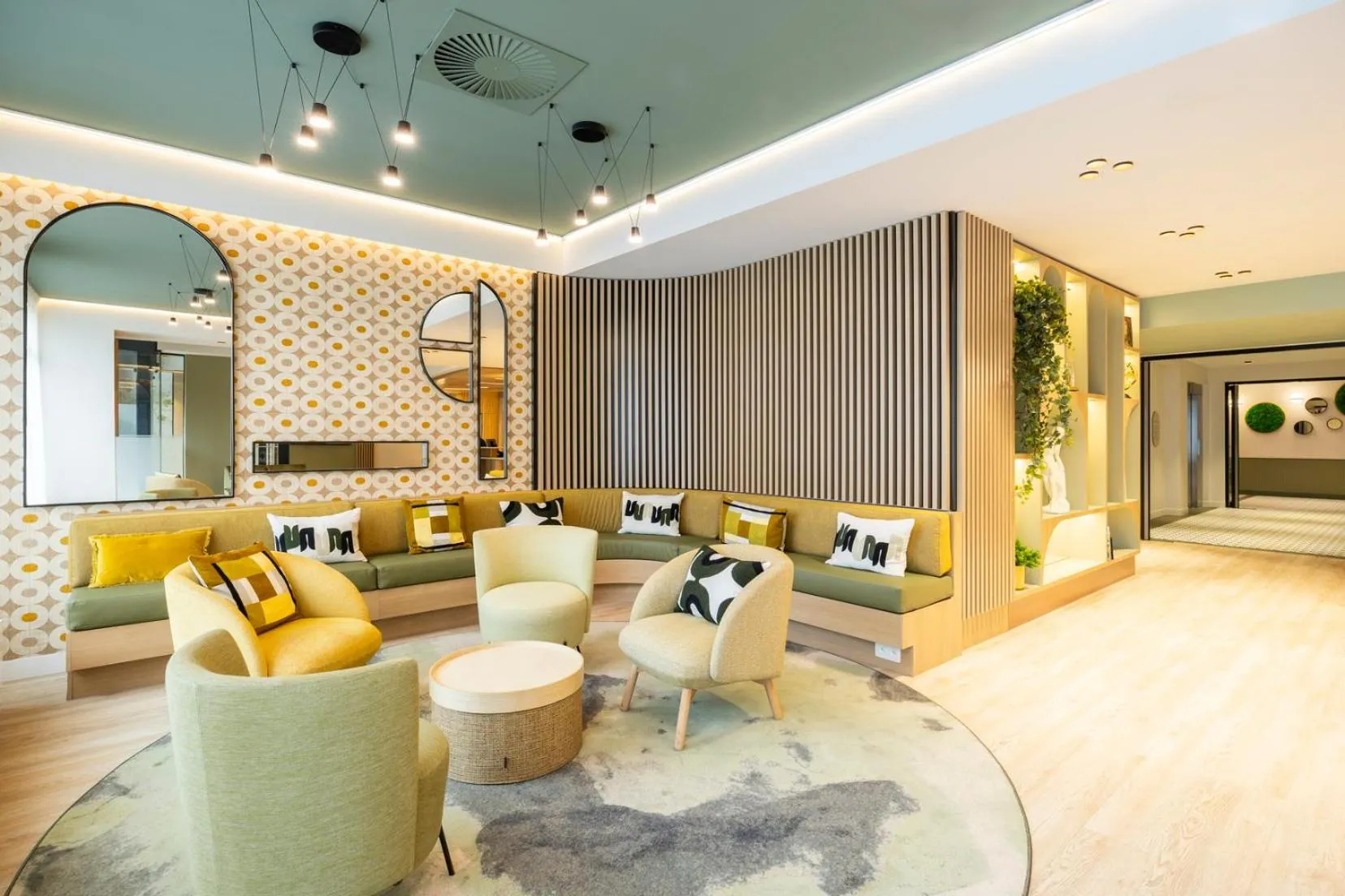 Lounge or bar in Citadines Toison d'Or Brussels