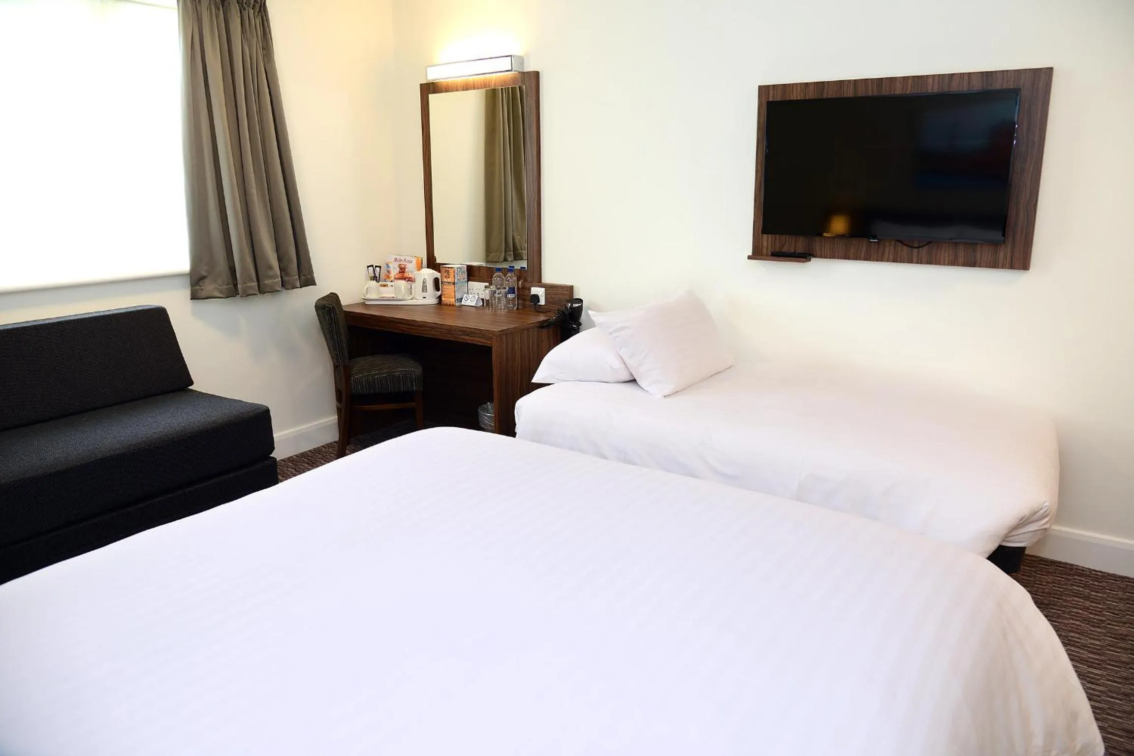 Bedroom, Bed in Blue Jay, Derby by Marston's Inns