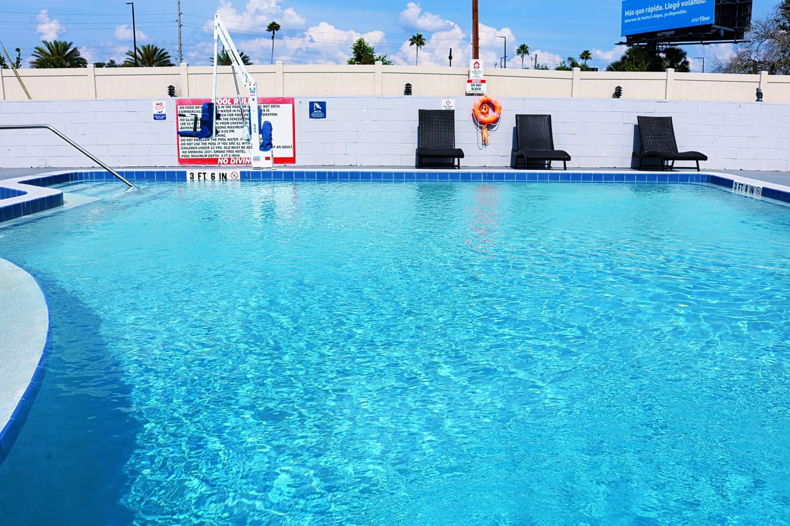 Swimming pool in Magic Key - Near Disney