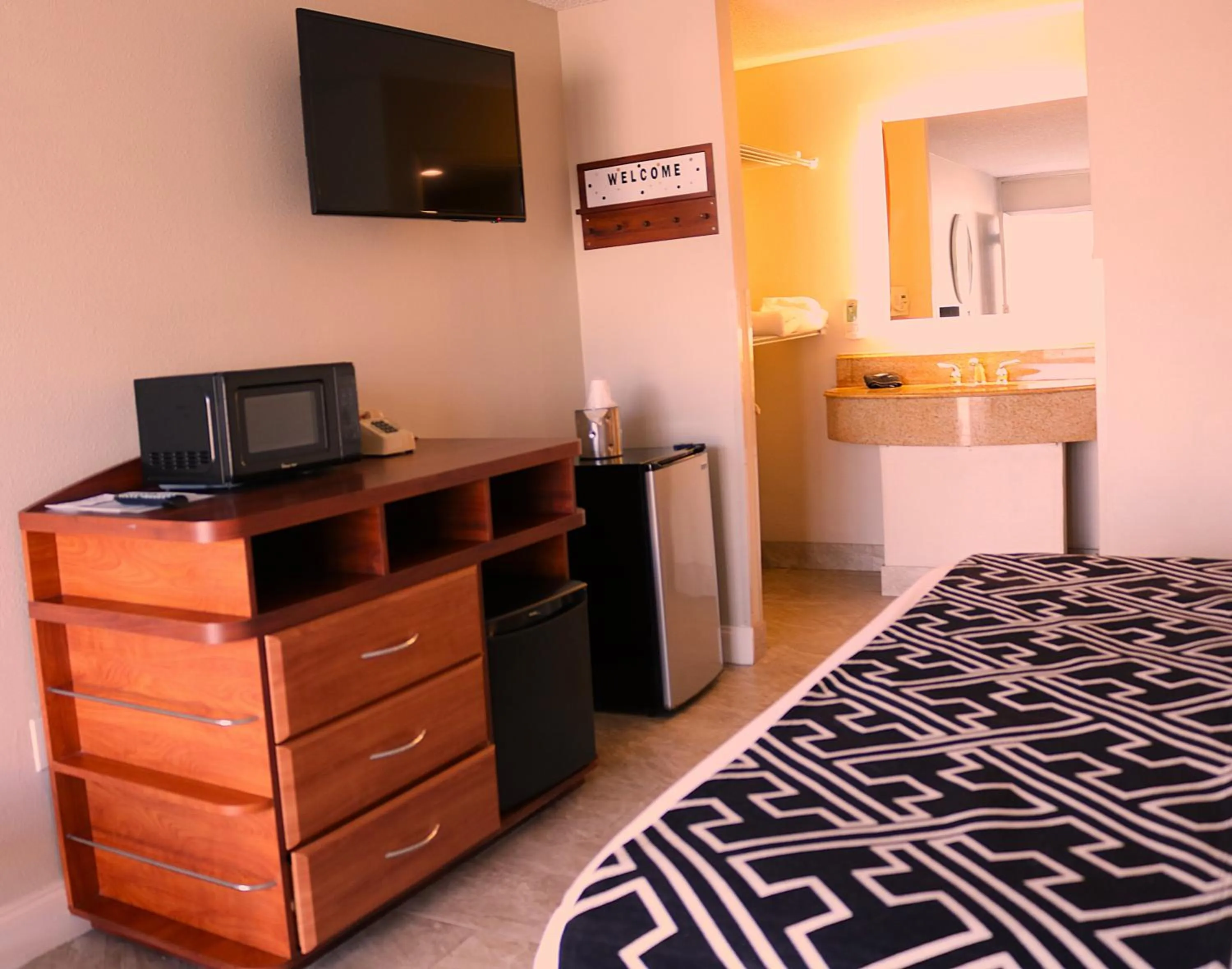 furniture, Bed in Magic Key - Near Disney