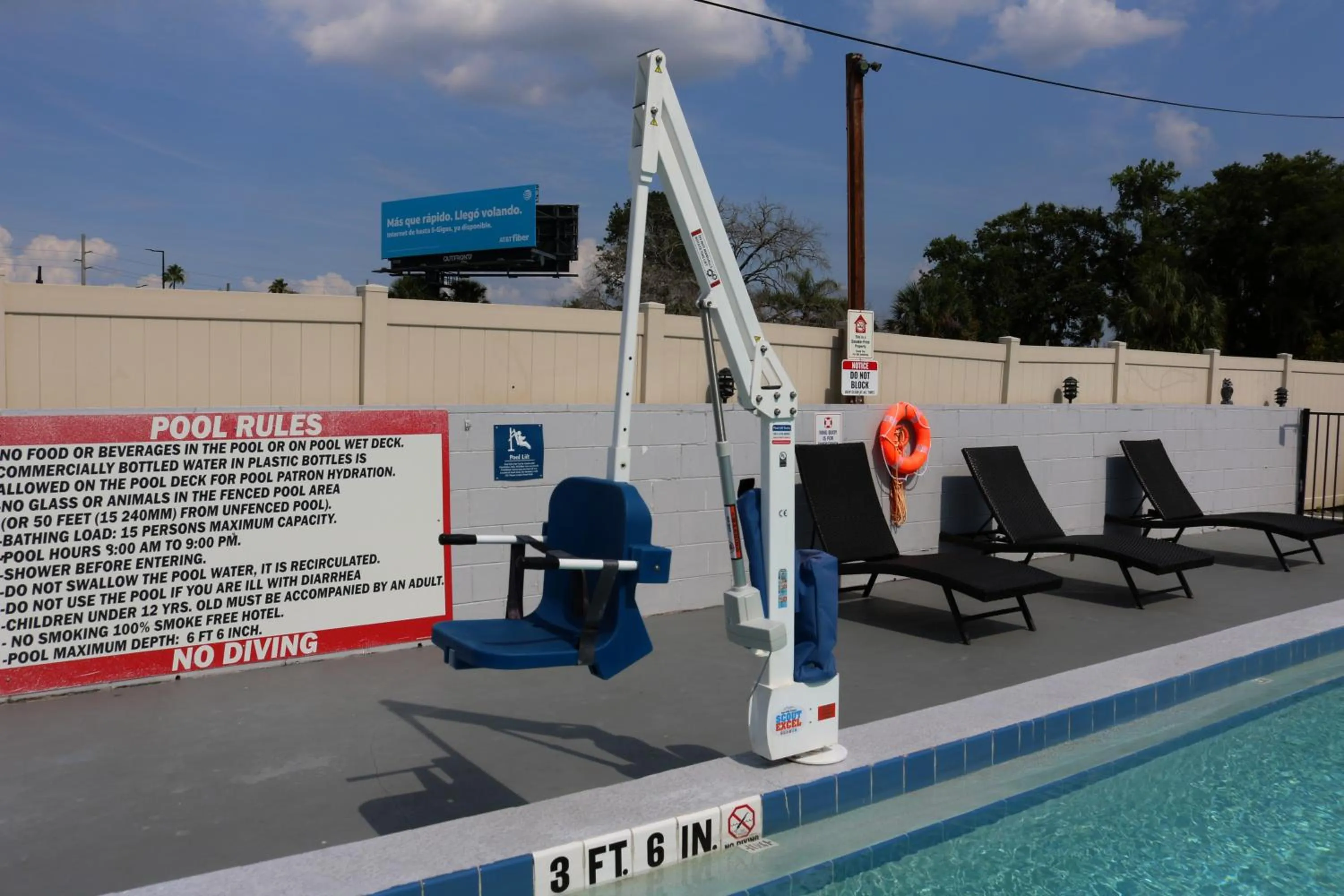 Swimming pool in Magic Key - Near Disney