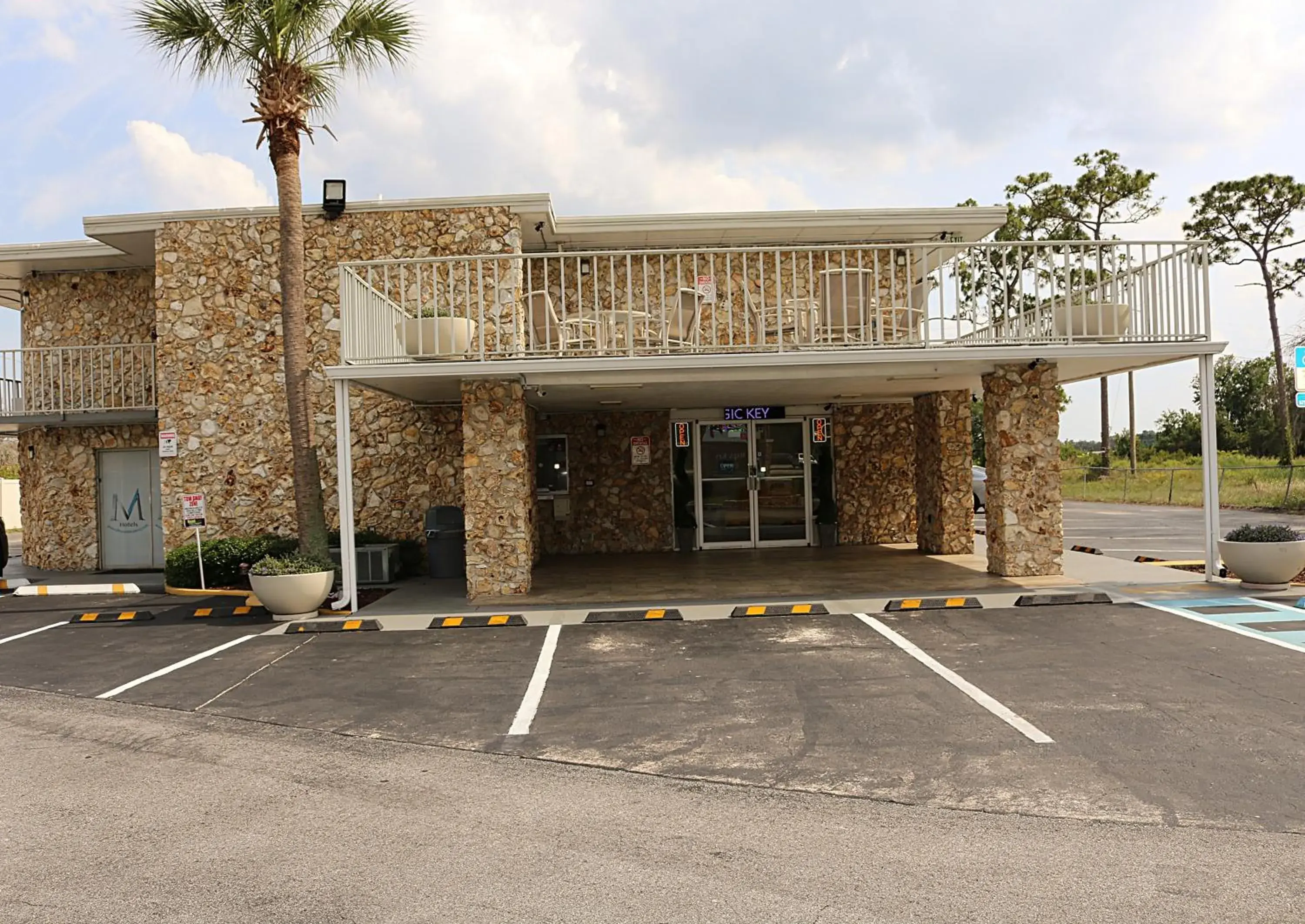 Facade/entrance in Magic Key - Near Disney Facade/entrance in Magic Key - Near Disney