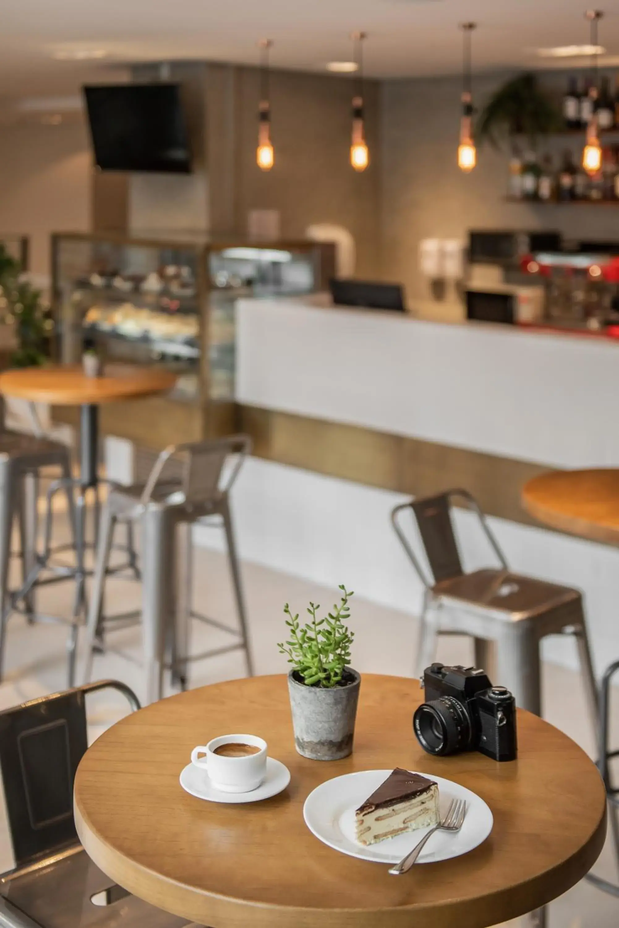 Lounge or bar in Intercity Curitiba Centro Cívico Lounge or bar in Intercity Curitiba Centro Cívico