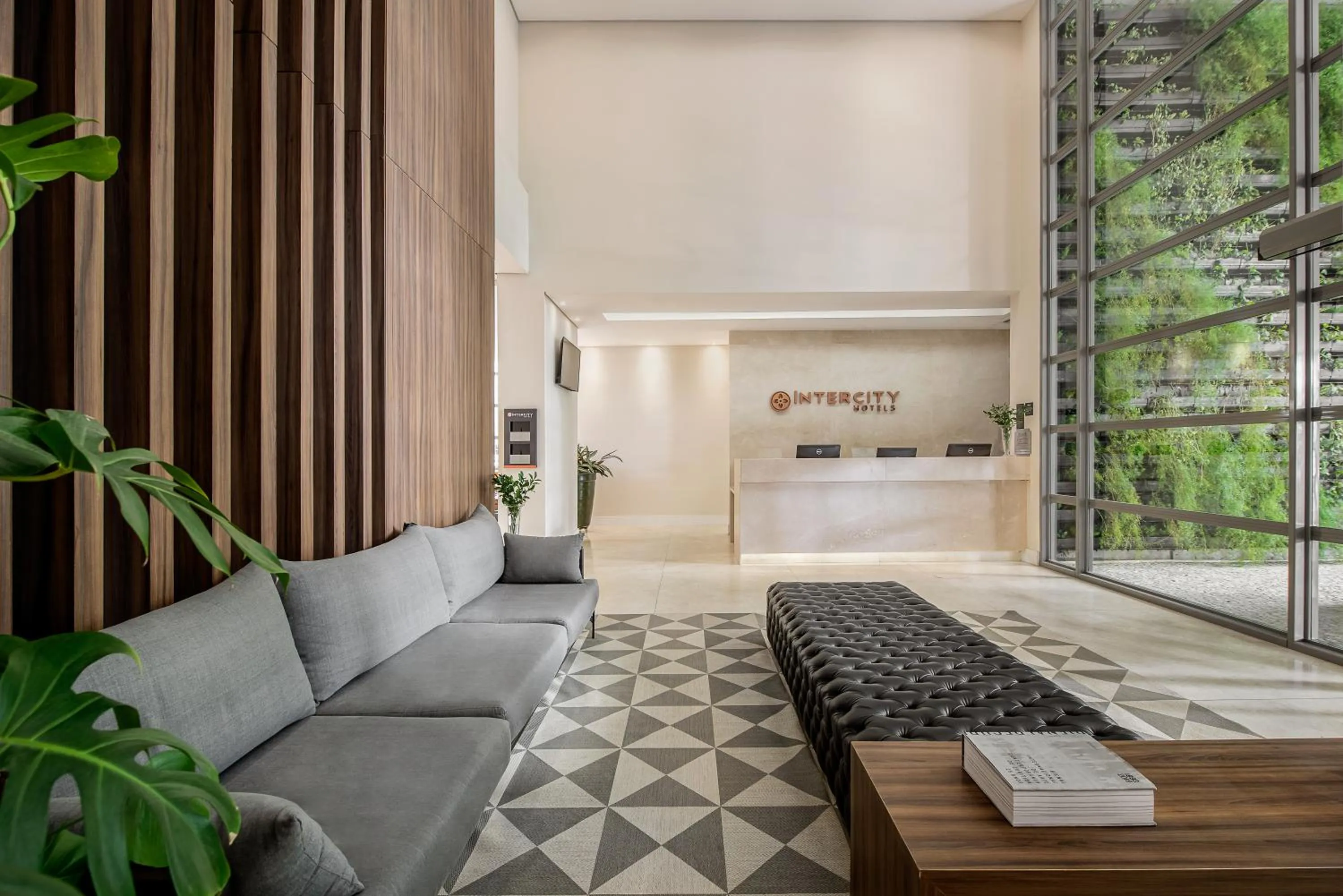 Lobby or reception in Intercity Curitiba Centro Cívico