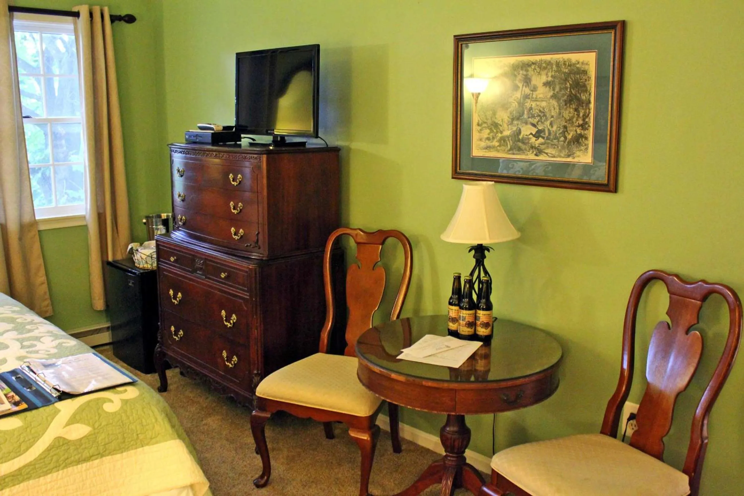 TV and multimedia in Gettysburg Battlefield Bed & Breakfast Inn