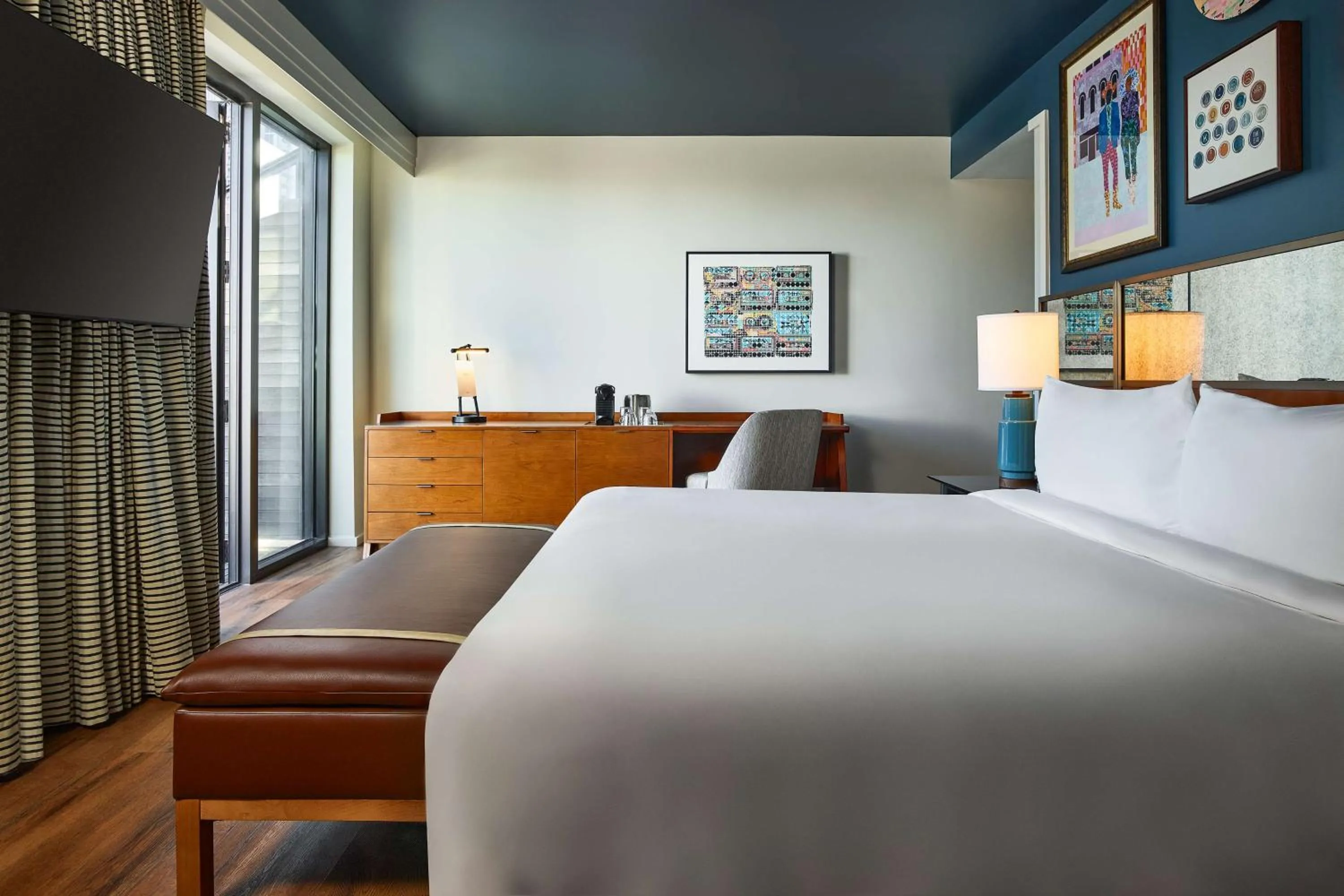 Bed in The Bankers Alley Hotel Nashville, Tapestry Collection by Hilton