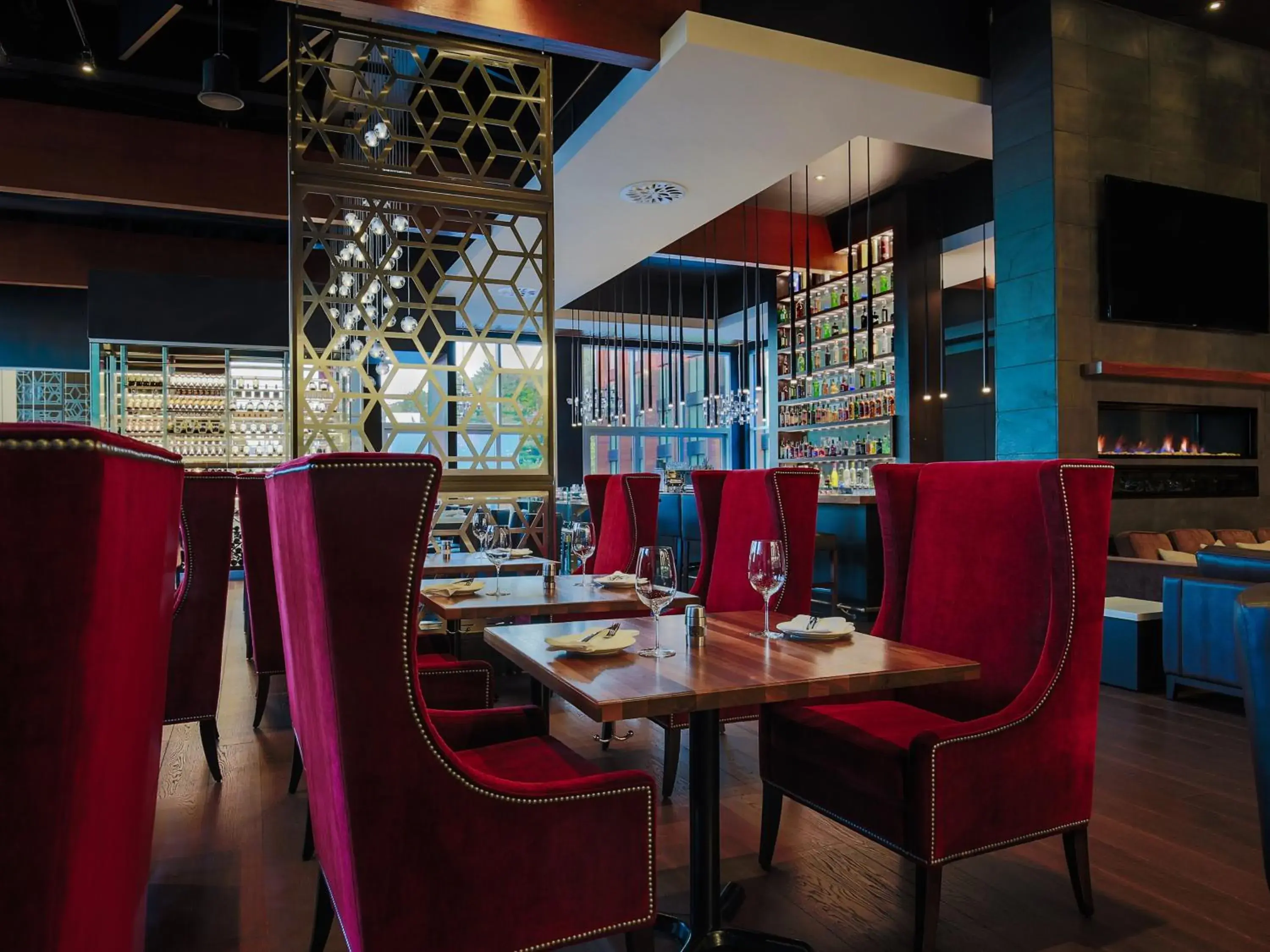 Restaurant/places to eat in OTL Gouverneur Sherbrooke Restaurant/places to eat in OTL Gouverneur Sherbrooke