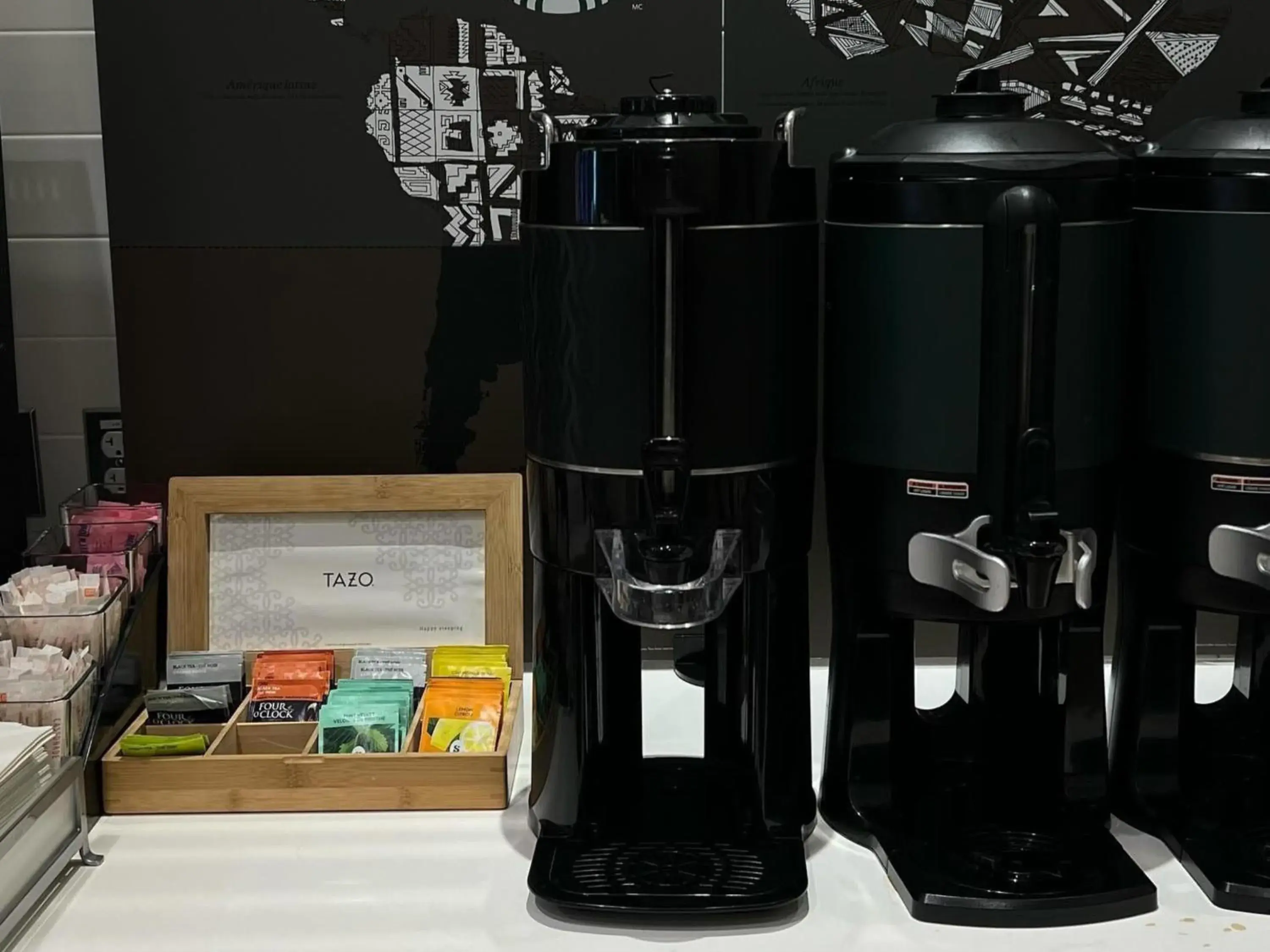 Breakfast in OTL Gouverneur Sherbrooke Breakfast in OTL Gouverneur Sherbrooke