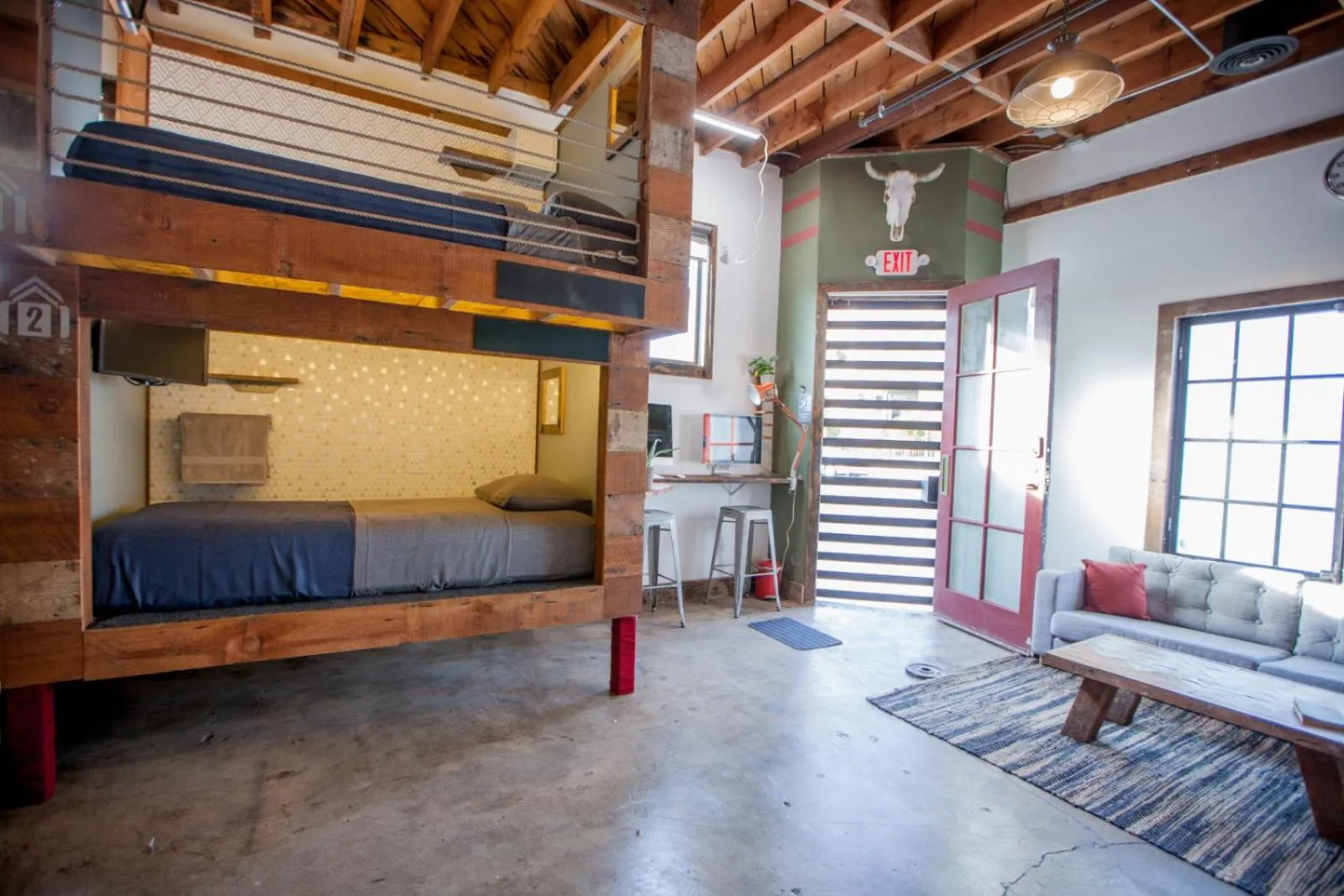 Facade/entrance, Bed in PodShare East Hollywood