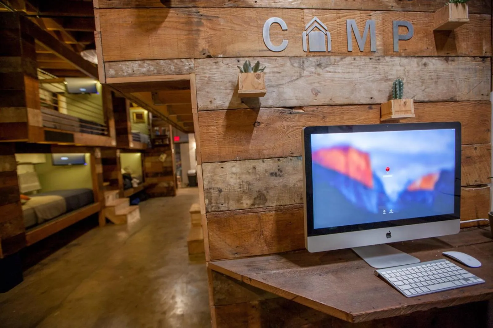 Business facilities in PodShare East Hollywood