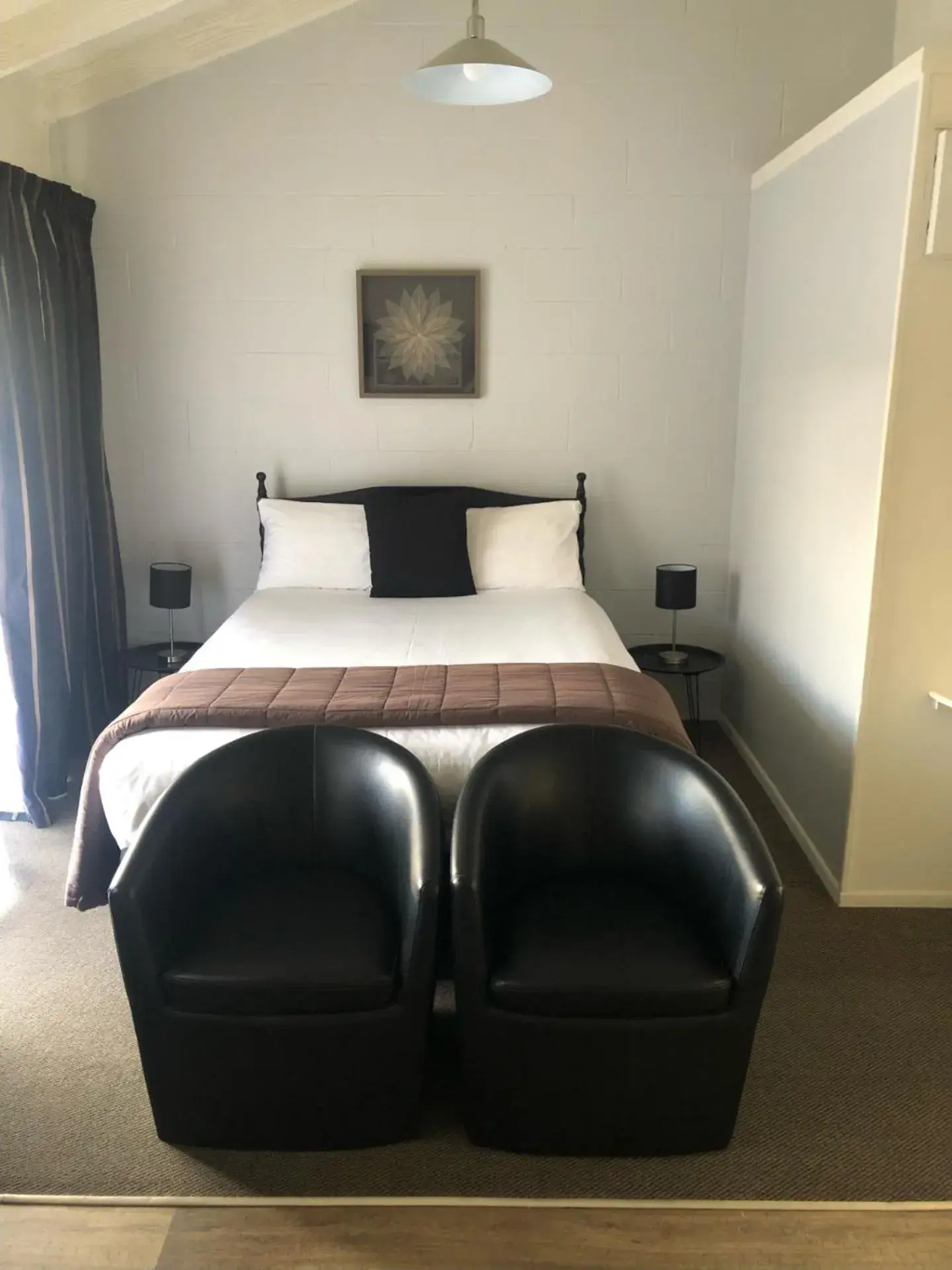 Standard Queen Room with Two Queen Beds in Rosetown Motel Standard Queen Room with Two Queen Beds in Rosetown Motel