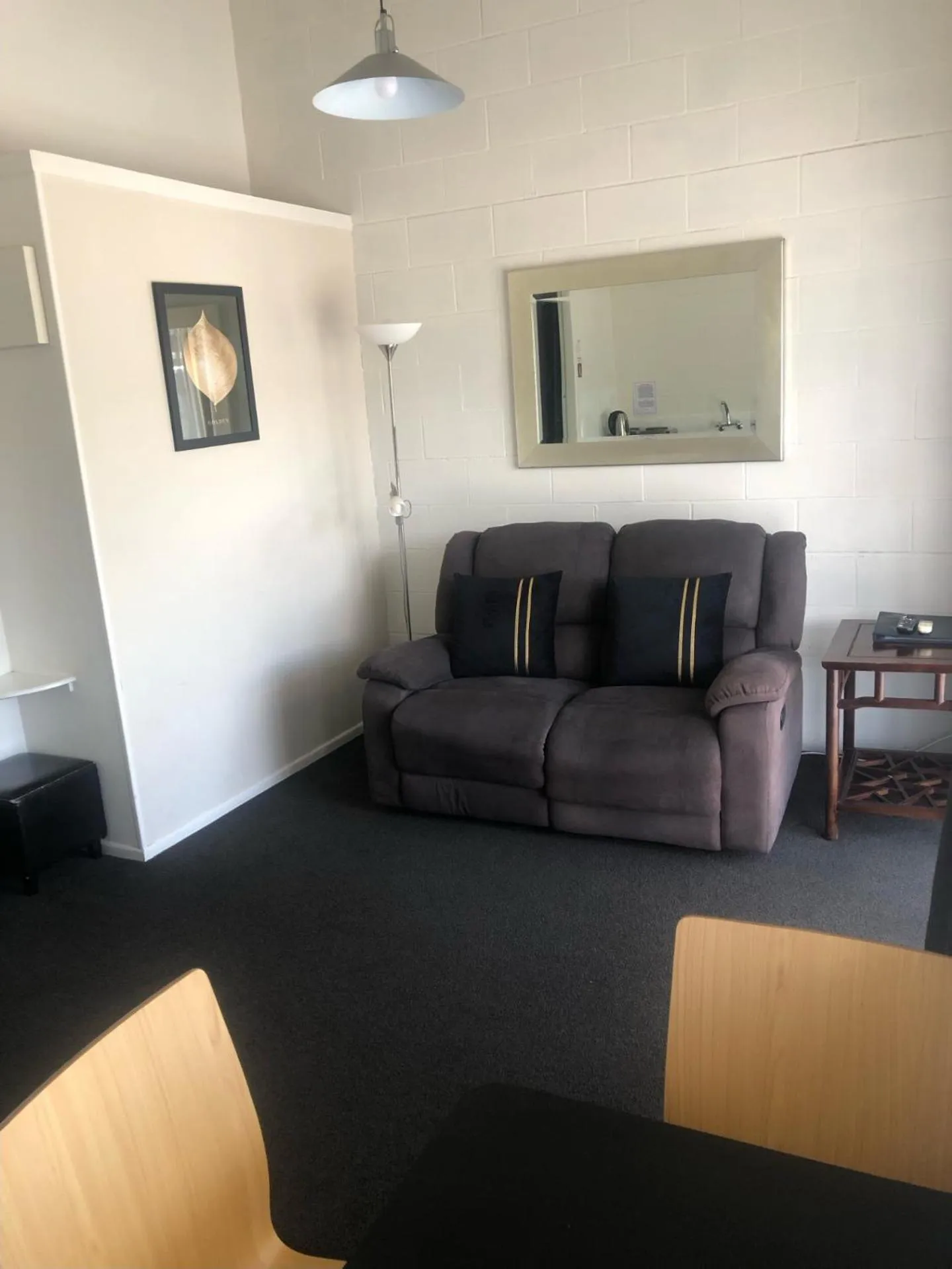 Living room in Rosetown Motel