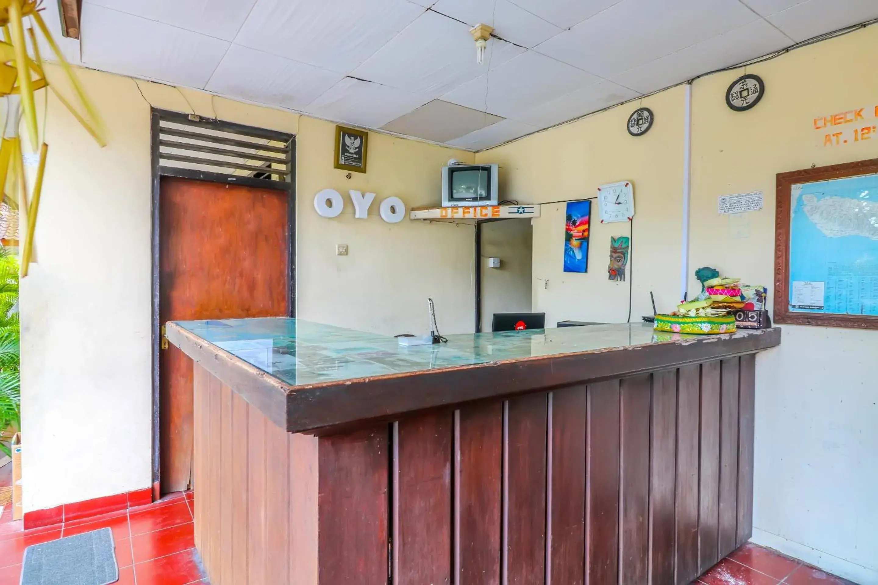 Lobby or reception in Super OYO 1654 Maha Bharata Kuta Inn Lobby or reception in Super OYO 1654 Maha Bharata Kuta Inn