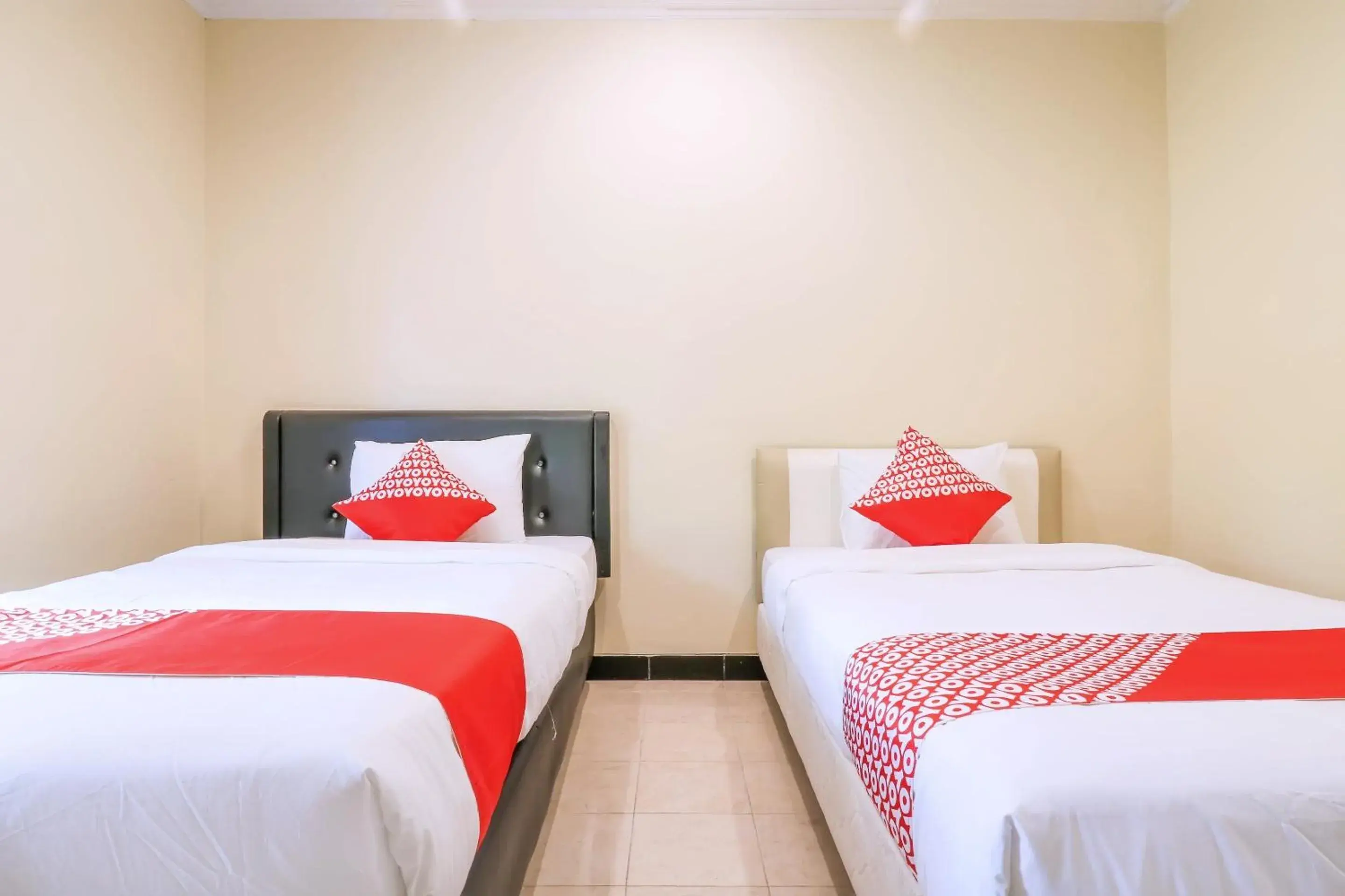 Bedroom in Super OYO 1654 Maha Bharata Kuta Inn Bedroom in Super OYO 1654 Maha Bharata Kuta Inn