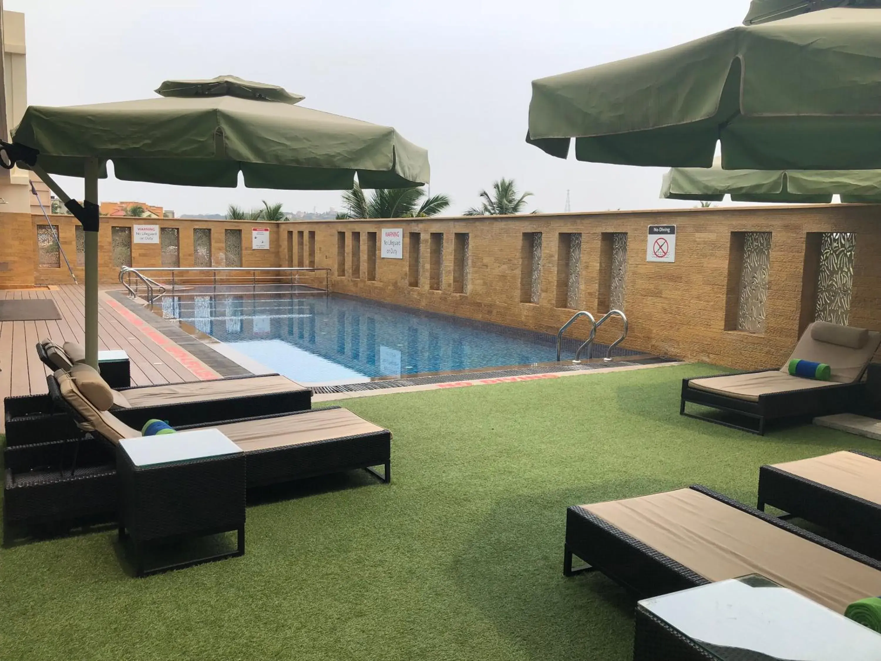 Swimming pool in Fortune Miramar, Goa - Member ITC Hotels' Group Swimming pool in Fortune Miramar, Goa - Member ITC Hotels' Group