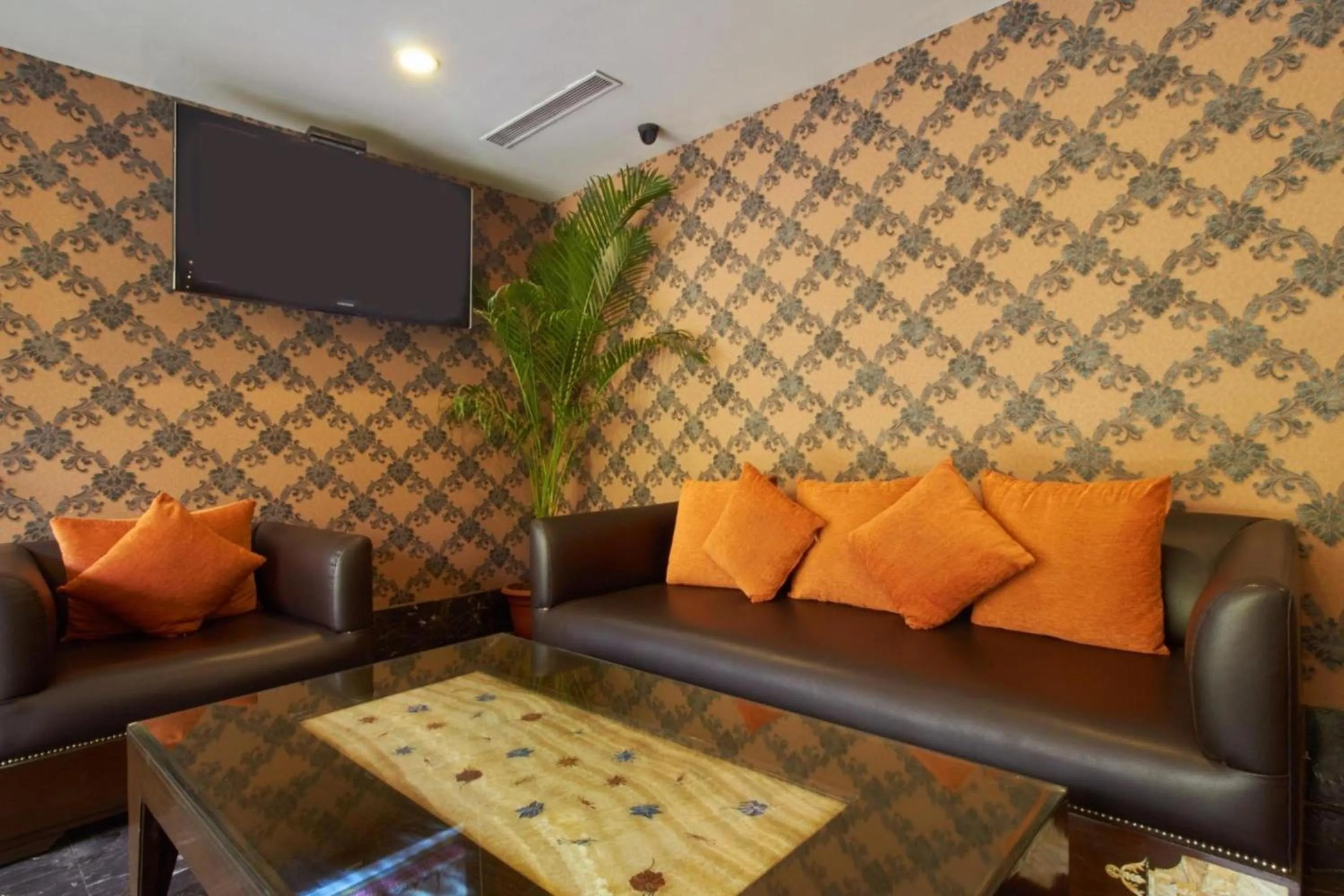 Lobby or reception in Gis Select Banjara Hill