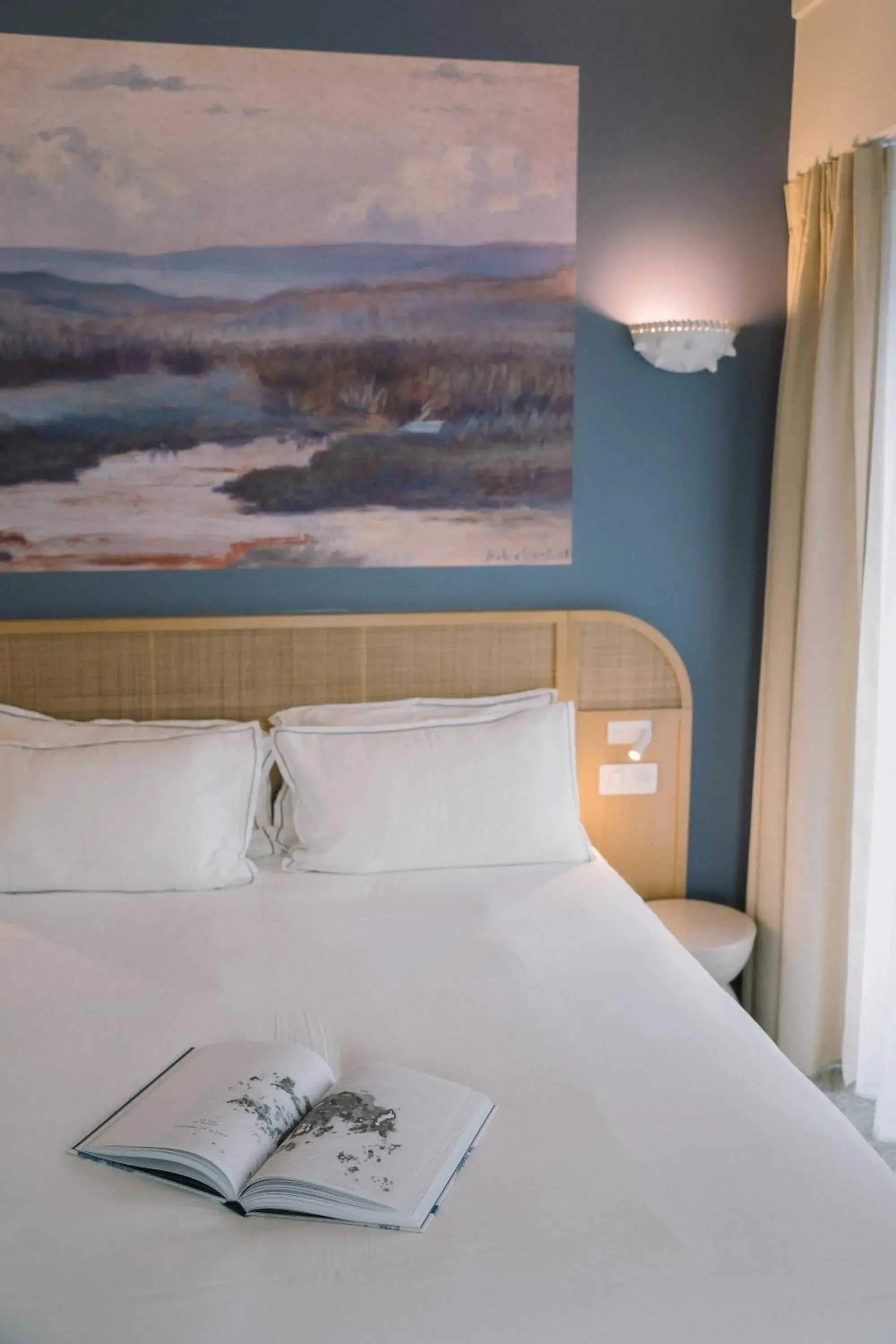 King Room with Sea View in Hôtel Les Grands Voyageurs King Room with Sea View in Hôtel Les Grands Voyageurs