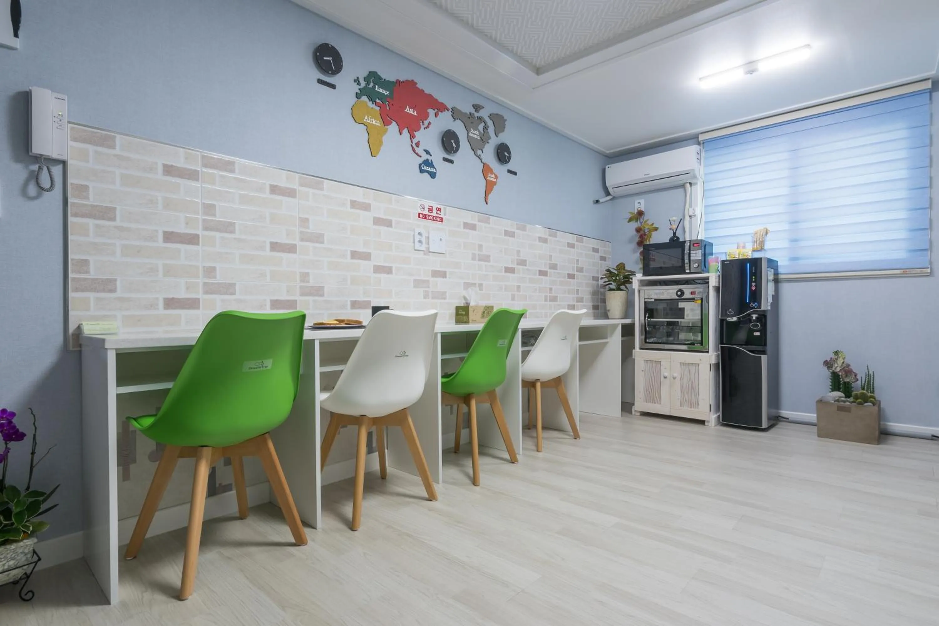 Dining area in DreamTrip Guesthouse