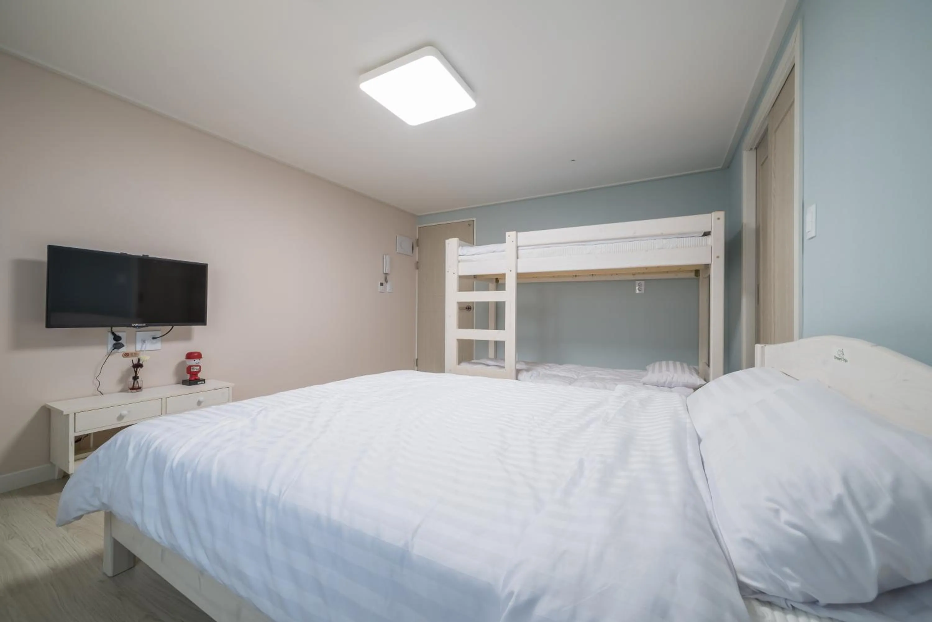 bunk bed, Bed in DreamTrip Guesthouse