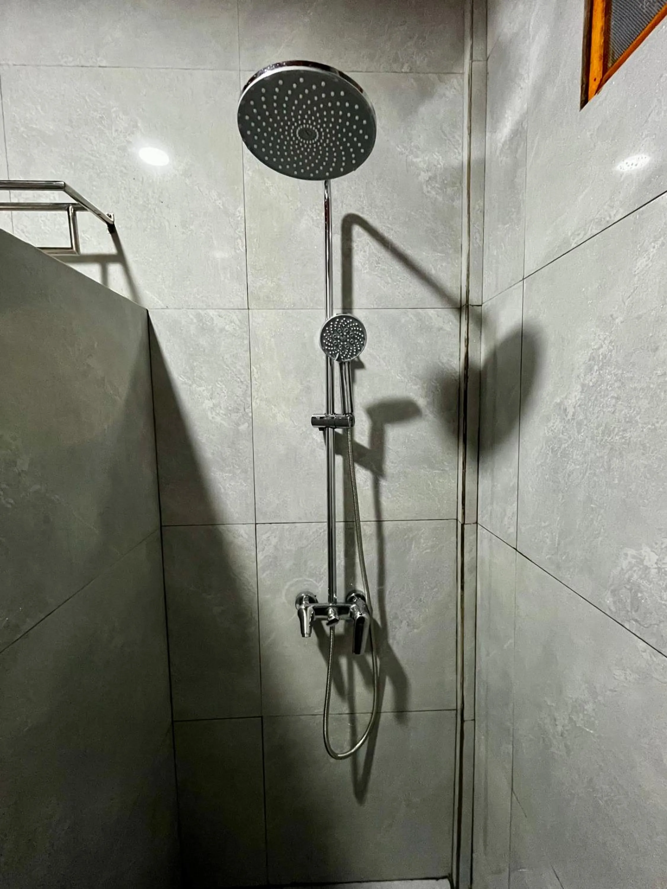 Shower in Gokhon Guest House