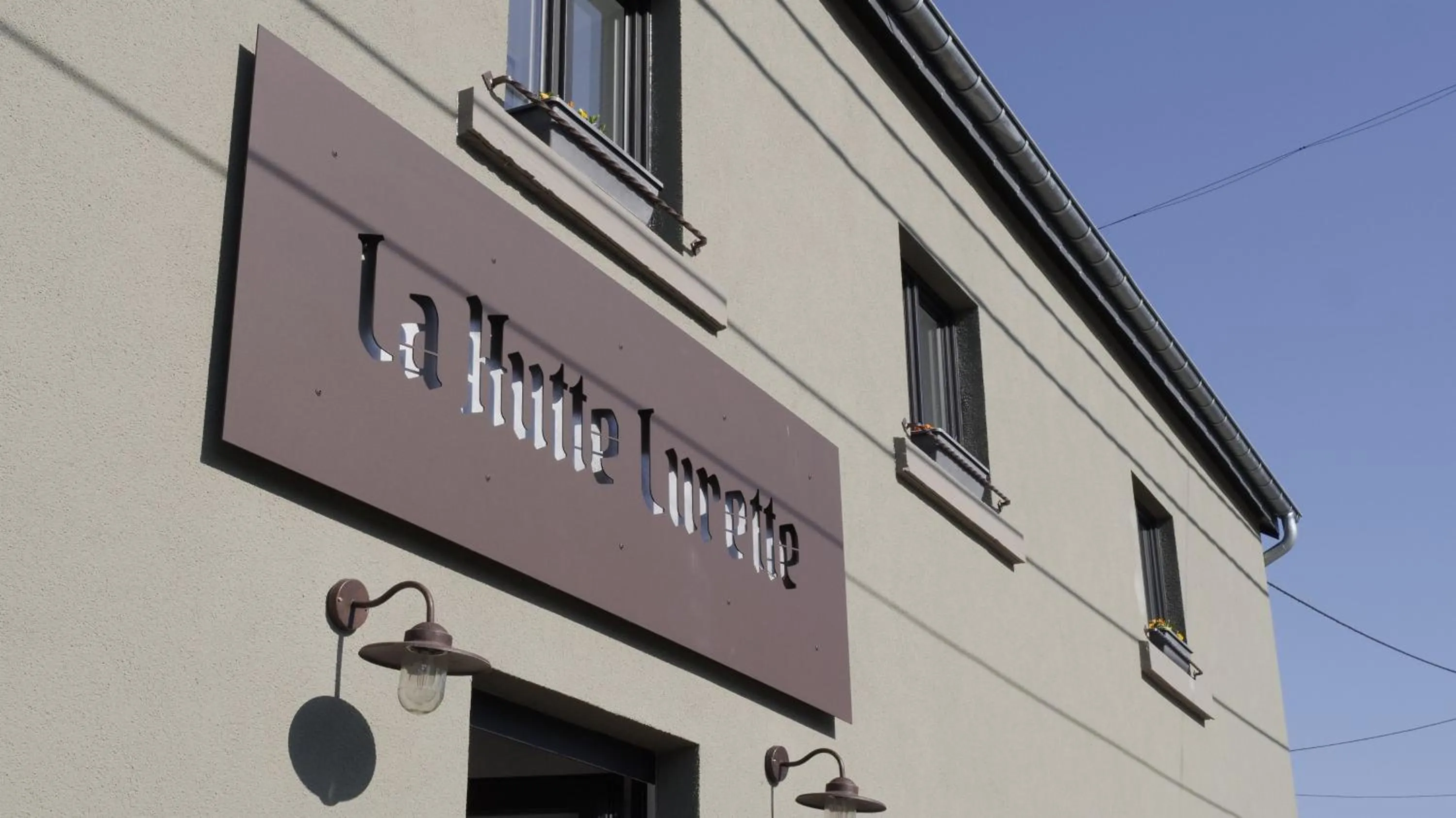 Facade/entrance in Auberge la Hutte Lurette
