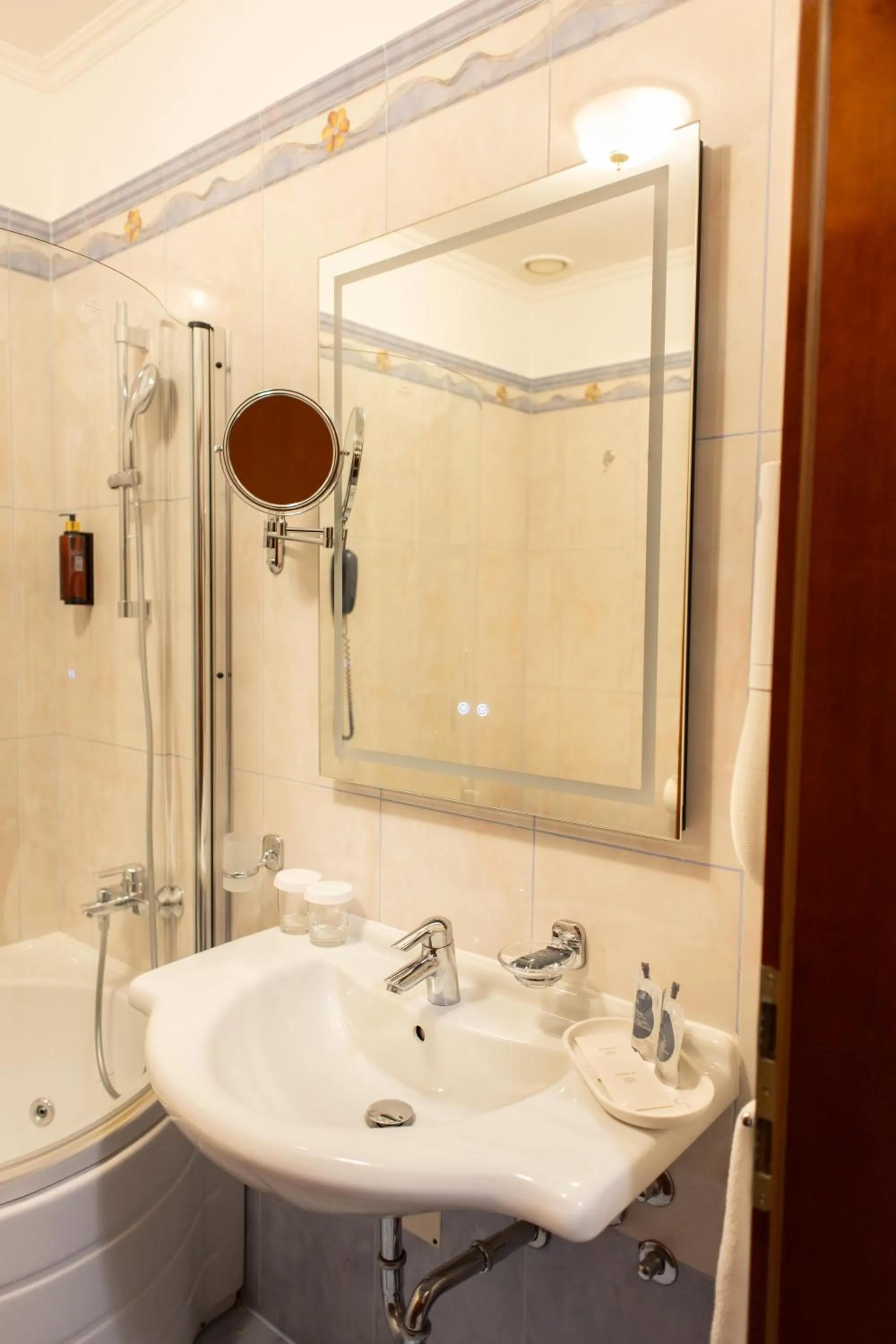 Bathroom in Hotel Waldinger