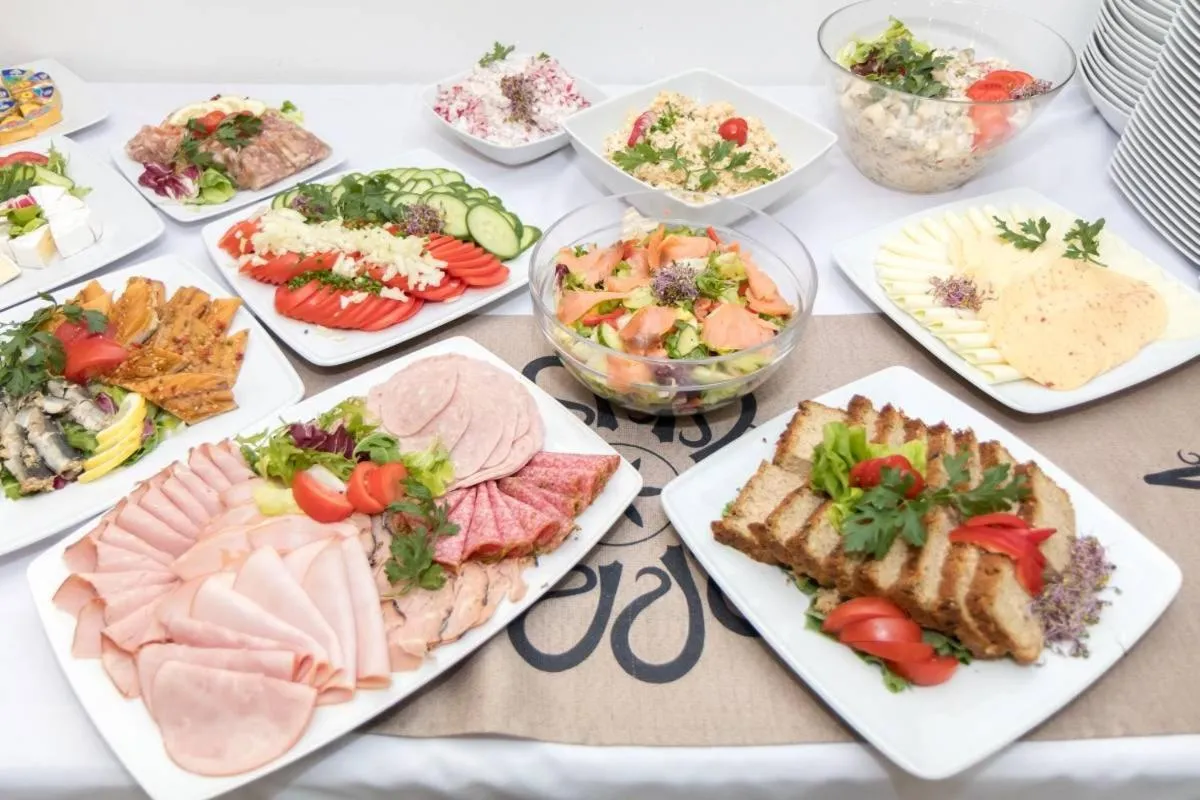 Buffet breakfast in ApartHotel Tatry de Luxe FizjoMedical & Spa