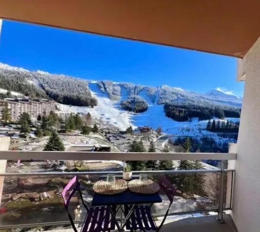 Avec balcon, au pied des pistes et randos