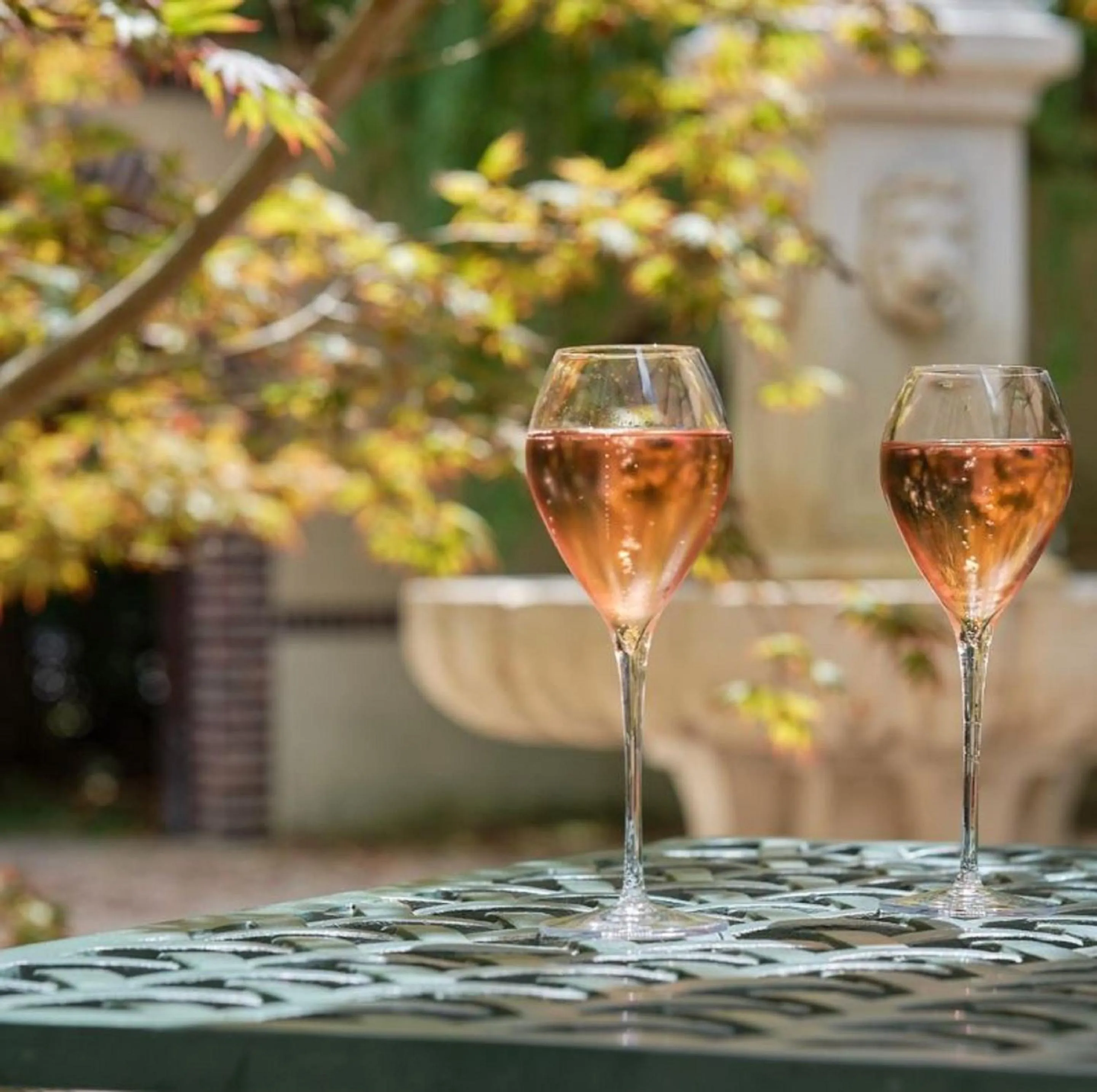 Food and drinks in Briqueterie Champagne, A Beauvallon Hotel & Spa