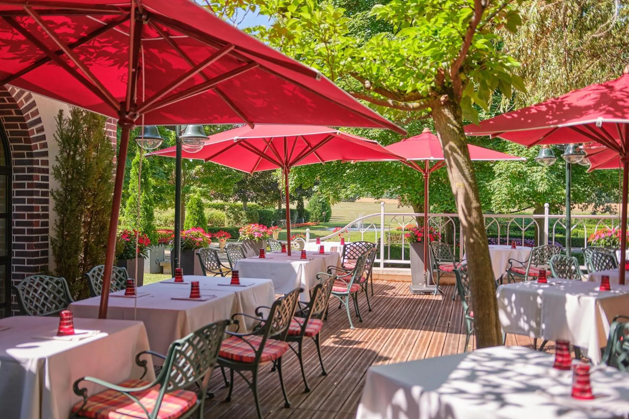 Patio in Briqueterie Champagne, A Beauvallon Hotel & Spa
