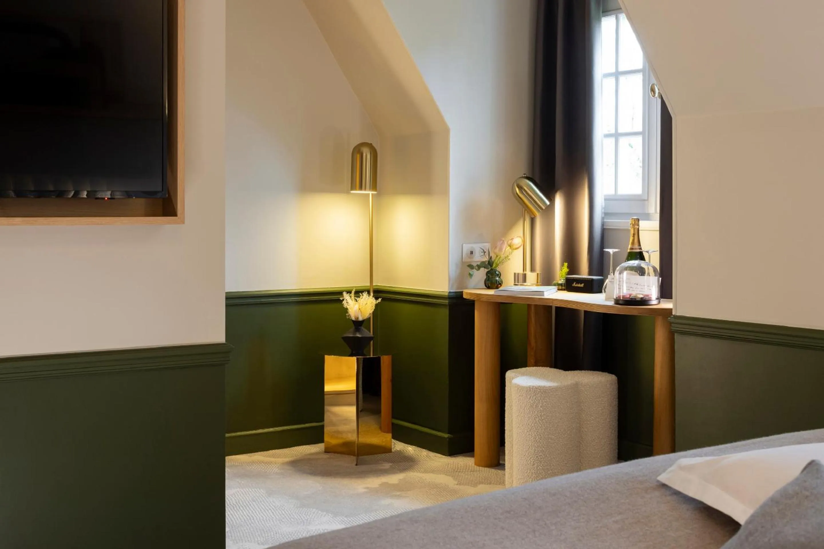 TV and multimedia, Bed in Briqueterie Champagne, A Beauvallon Hotel & Spa