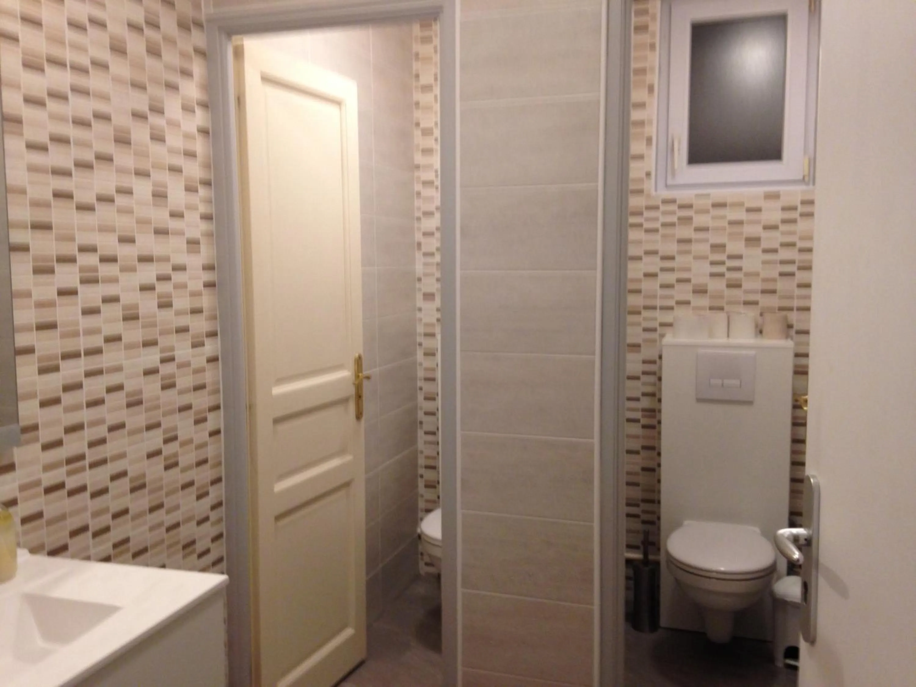 Toilet in Le Clos De Mutigny