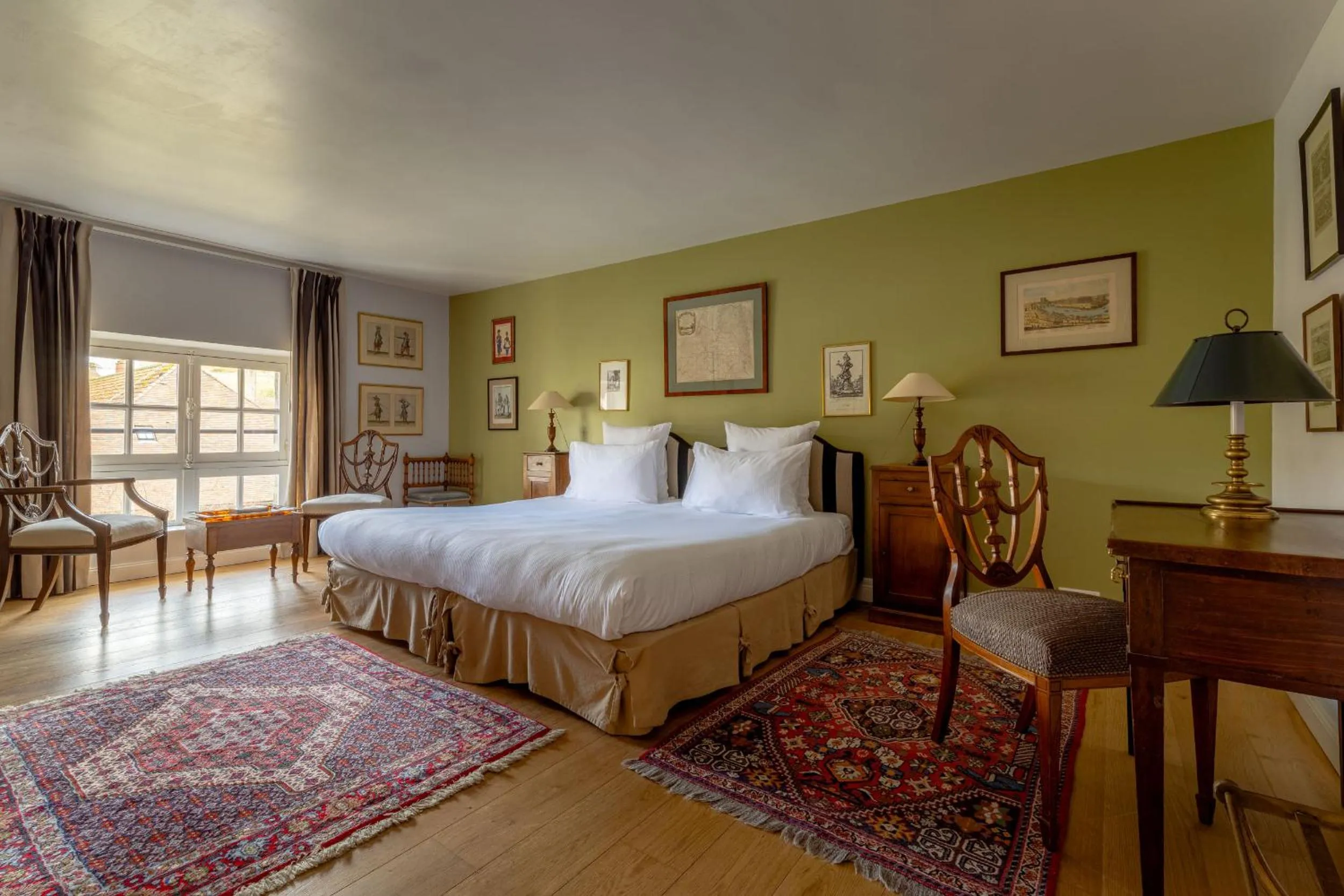 Photo of the whole room, Bed in Le Château d'Etoges - Champagne