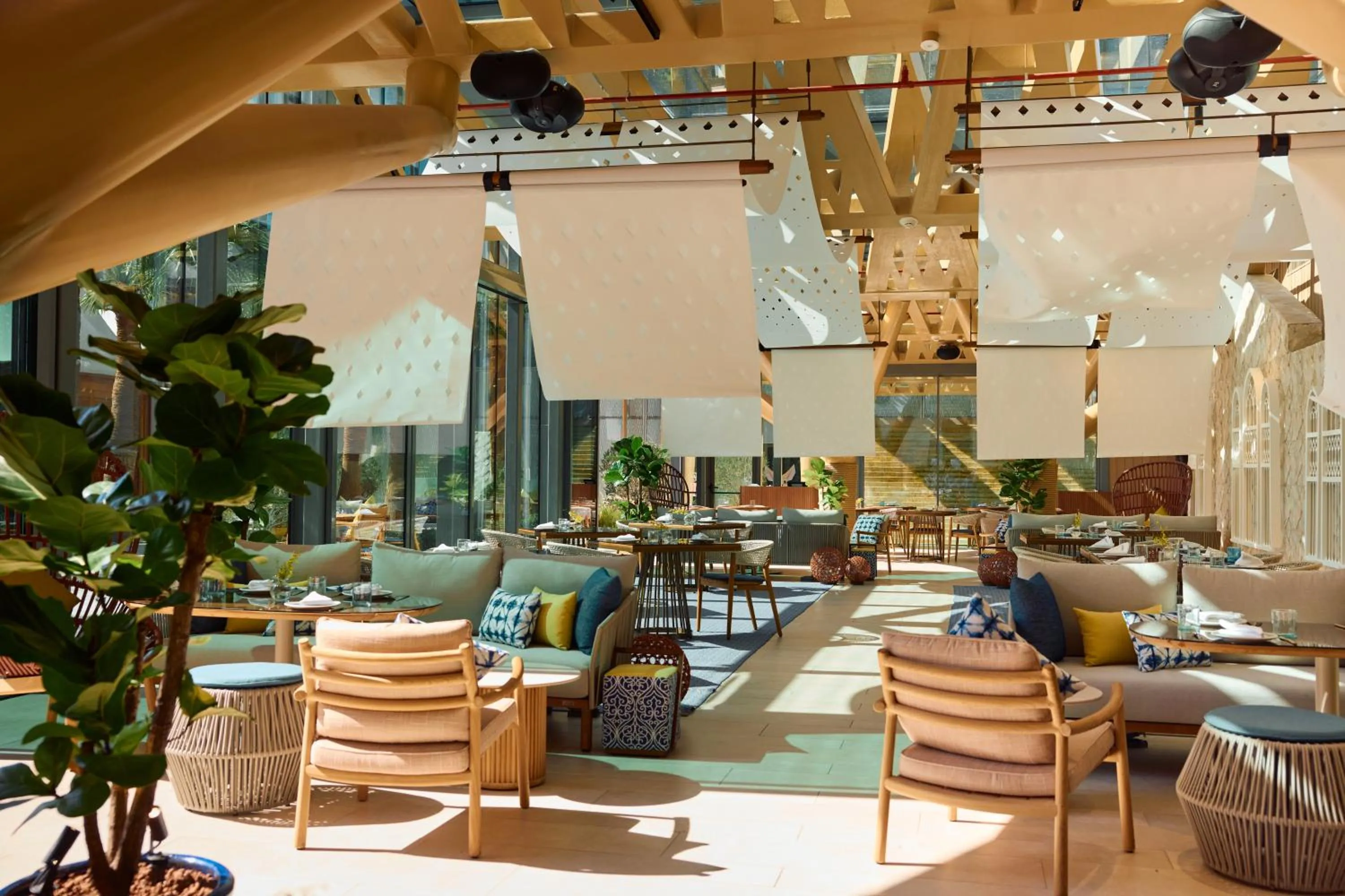 Restaurant/places to eat in Four Seasons Hotel Kuwait at Burj Alshaya