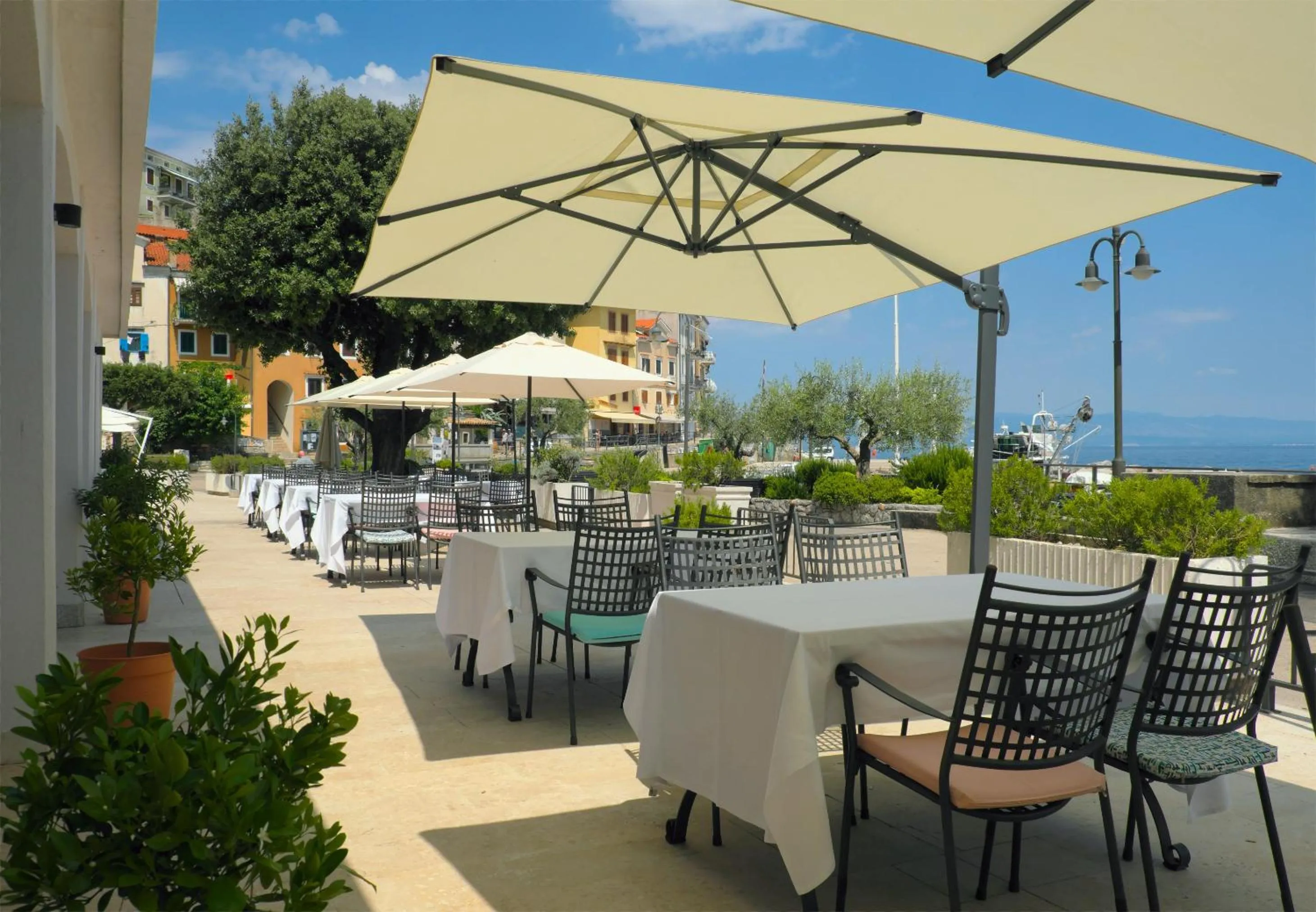 Restaurant/places to eat in Hotel Mediteran - Liburnia