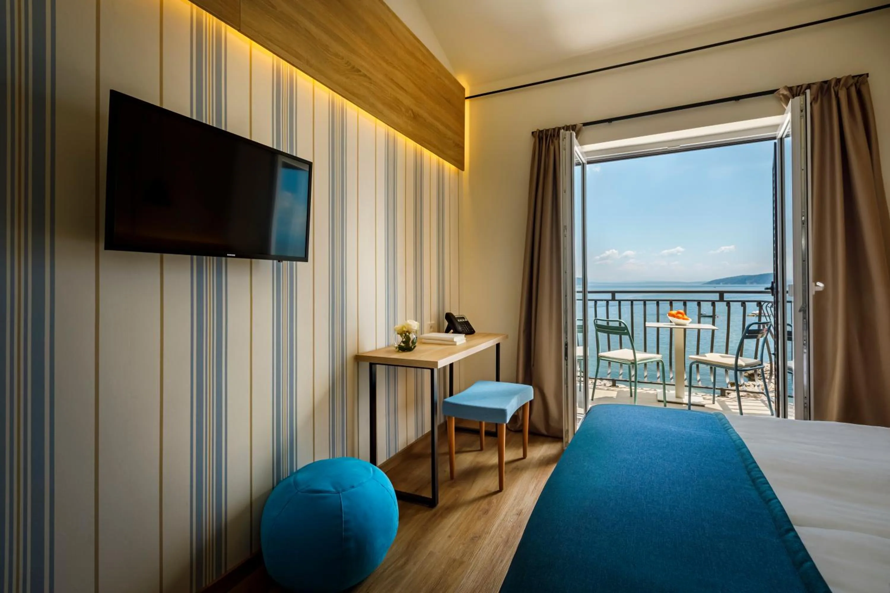 Bedroom, Bed in Hotel Mediteran - Liburnia