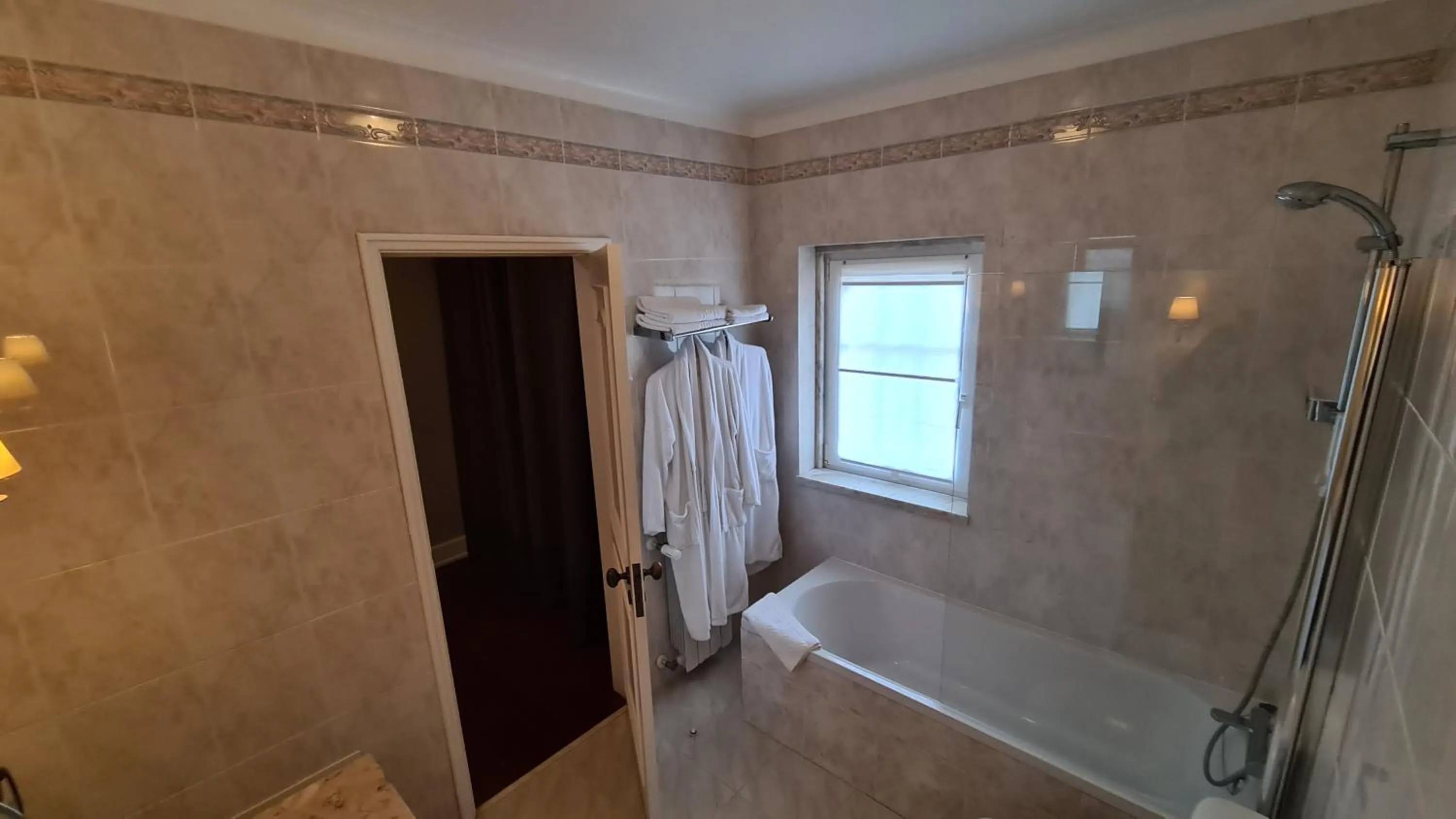 Bathroom in Quinta do Cabo Guesthouse