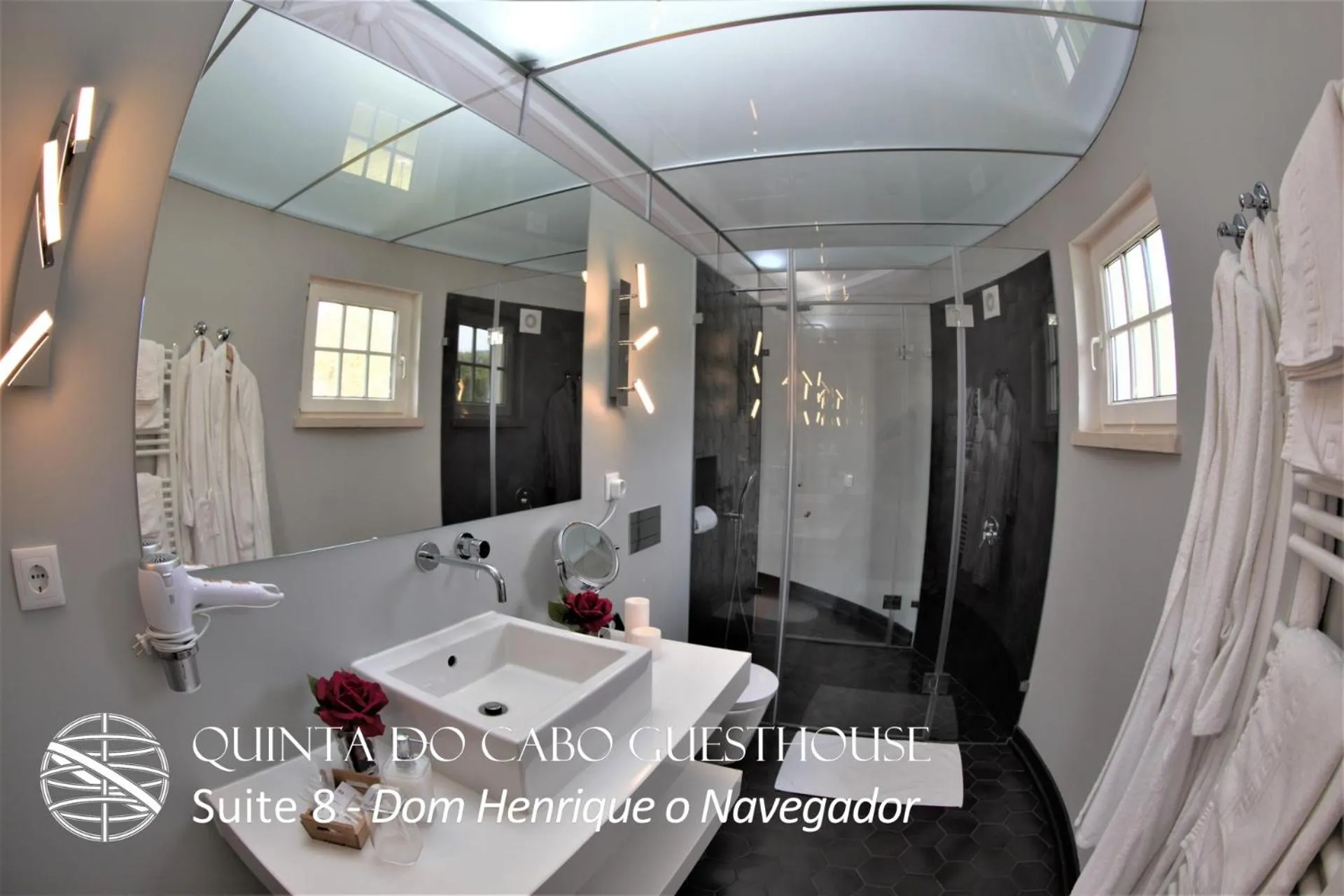 Shower in Quinta do Cabo Guesthouse