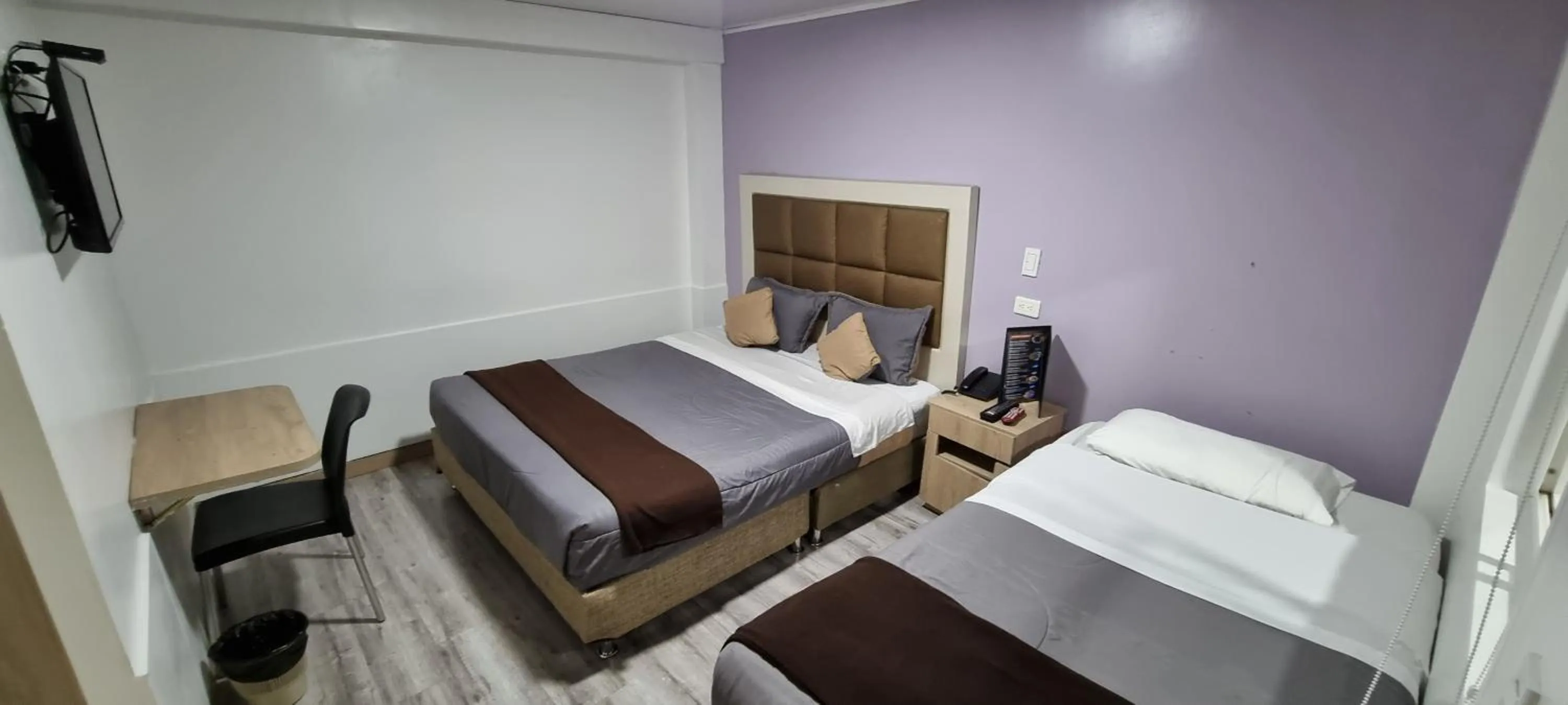 Photo of the whole room, Bed in Blue House Corferias