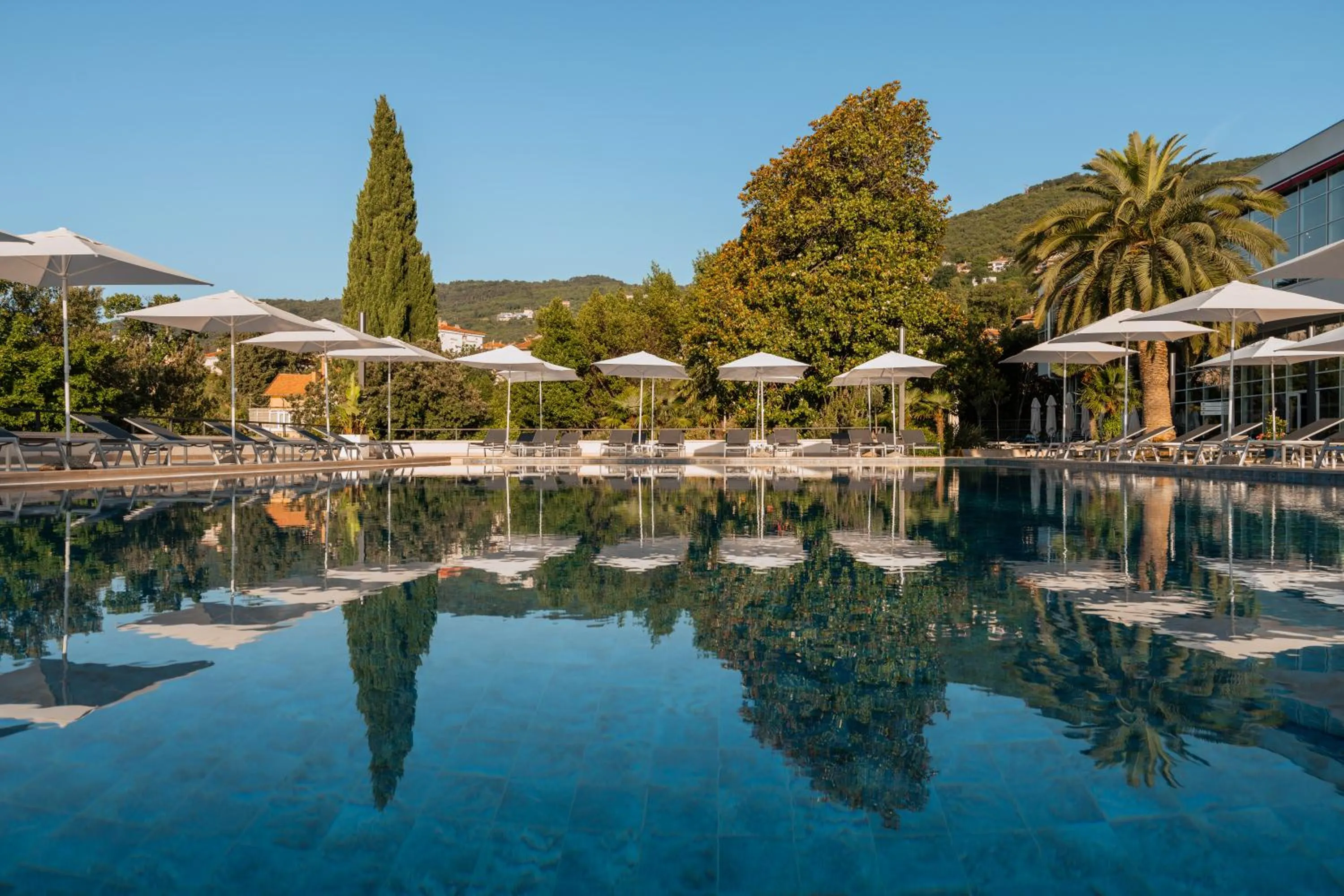 Swimming pool in Hotel Ambasador - by Liburnia Hotels & Villas