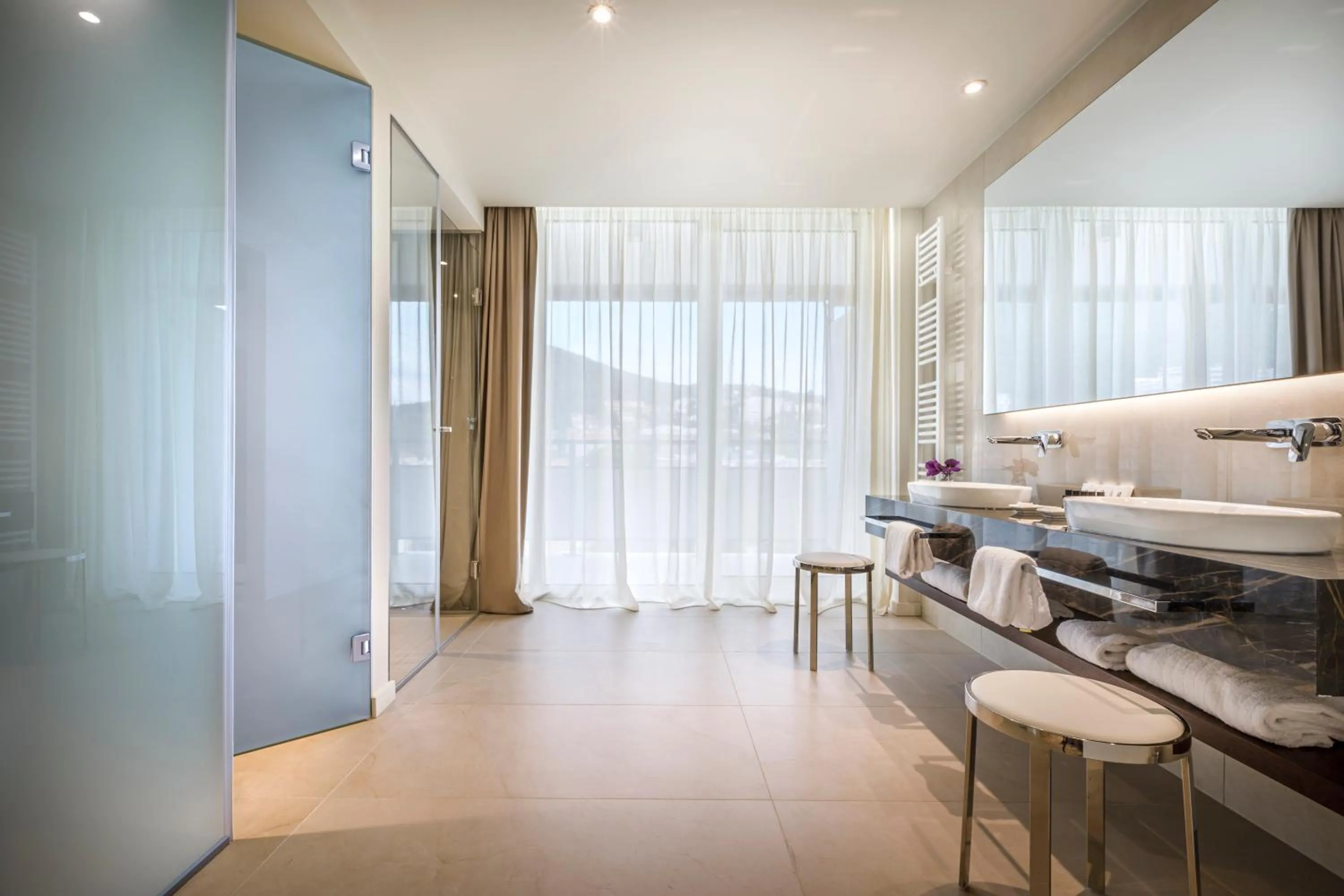 Shower in Hotel Ambasador - by Liburnia Hotels & Villas