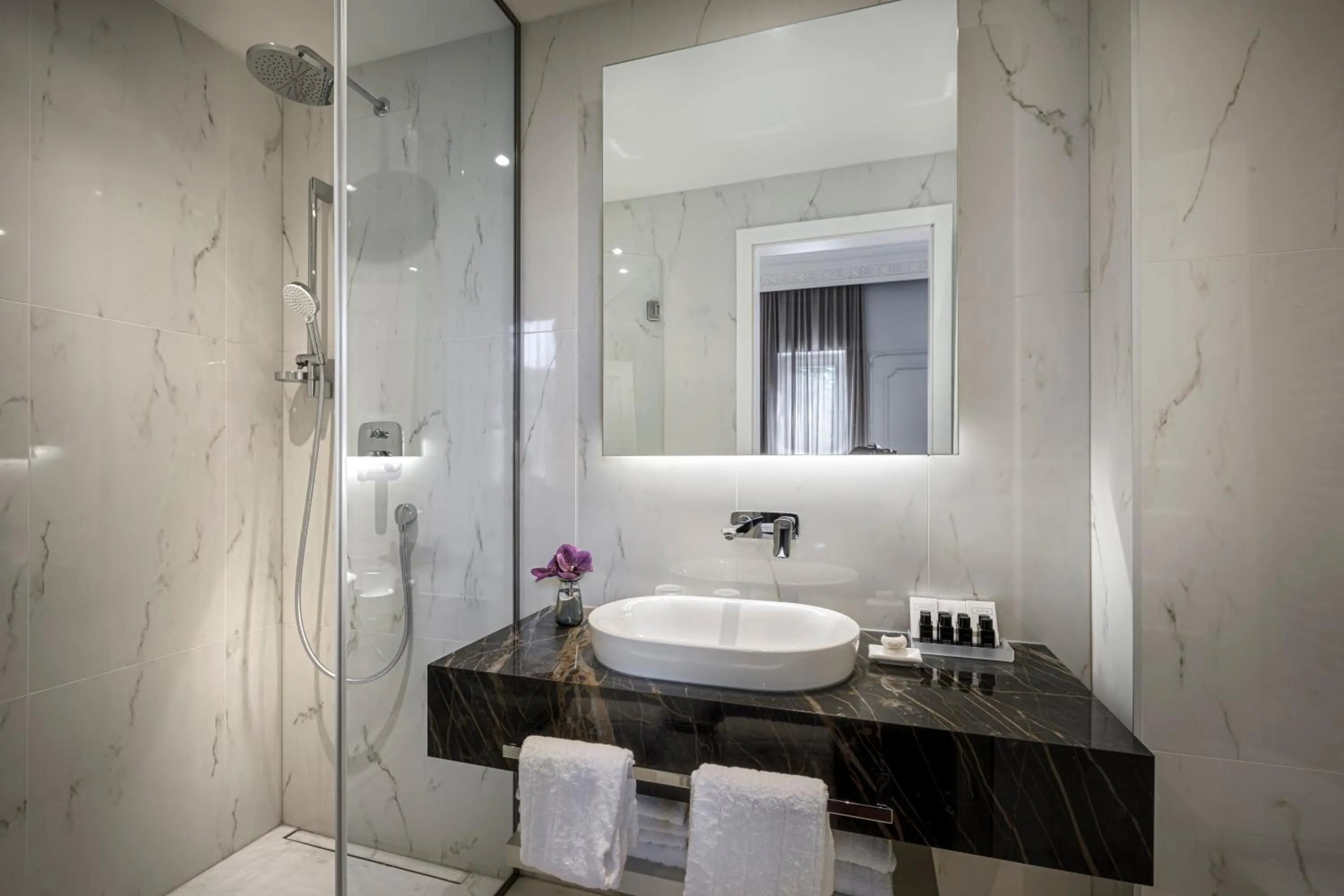 Bathroom in Hotel Ambasador - by Liburnia Hotels & Villas