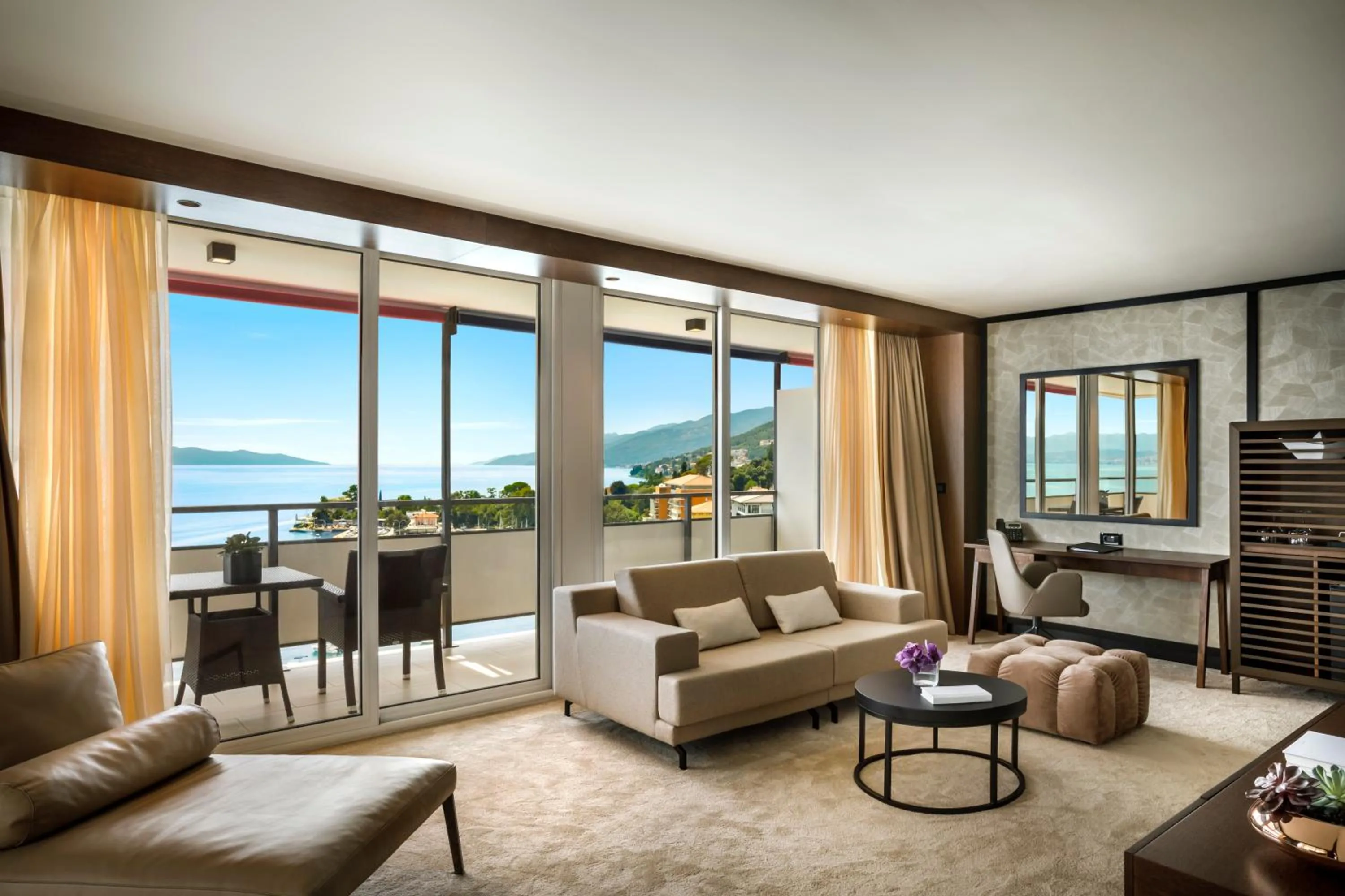 Living room in Hotel Ambasador - by Liburnia Hotels & Villas