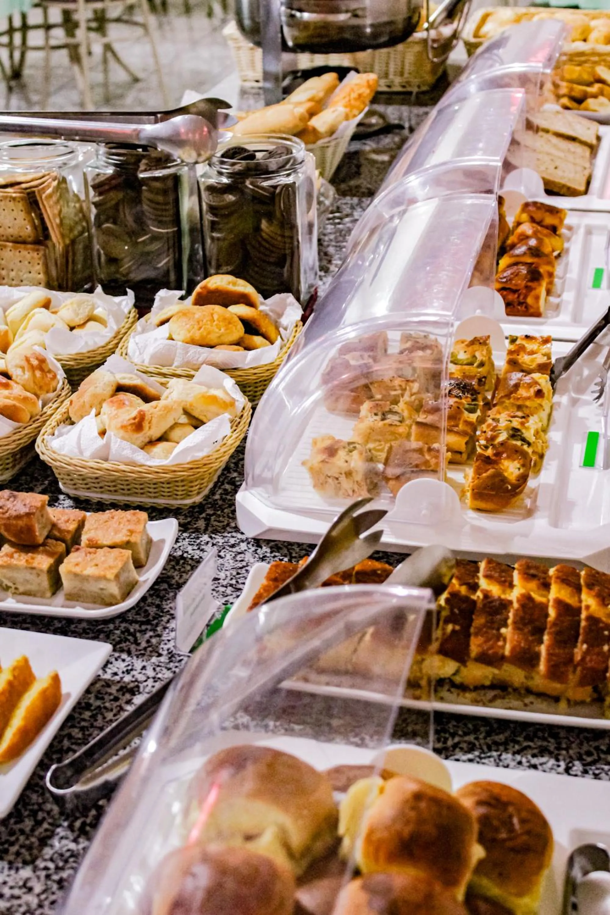 Buffet breakfast in Hotel Primavera Betim