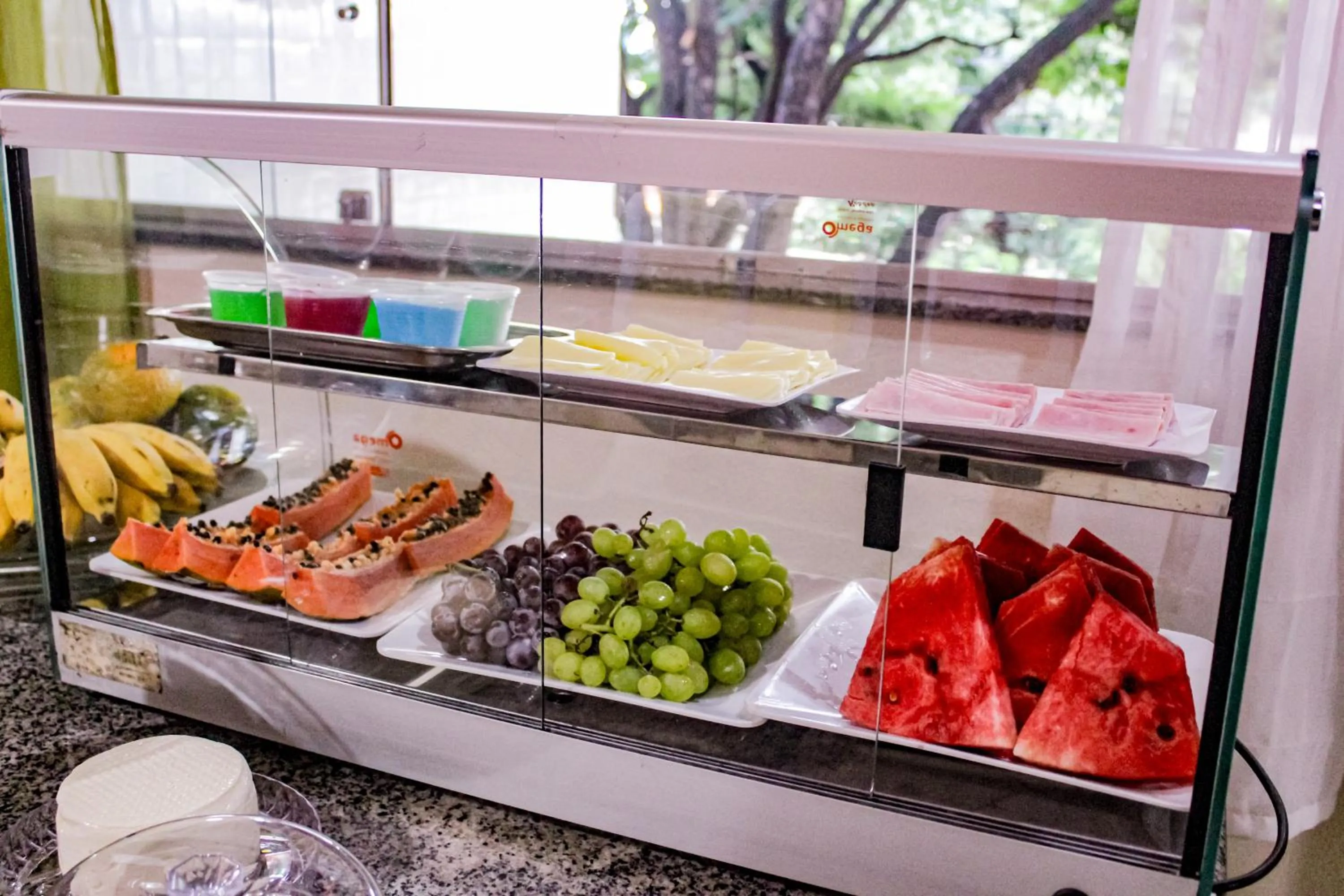 Buffet breakfast in Hotel Primavera Betim