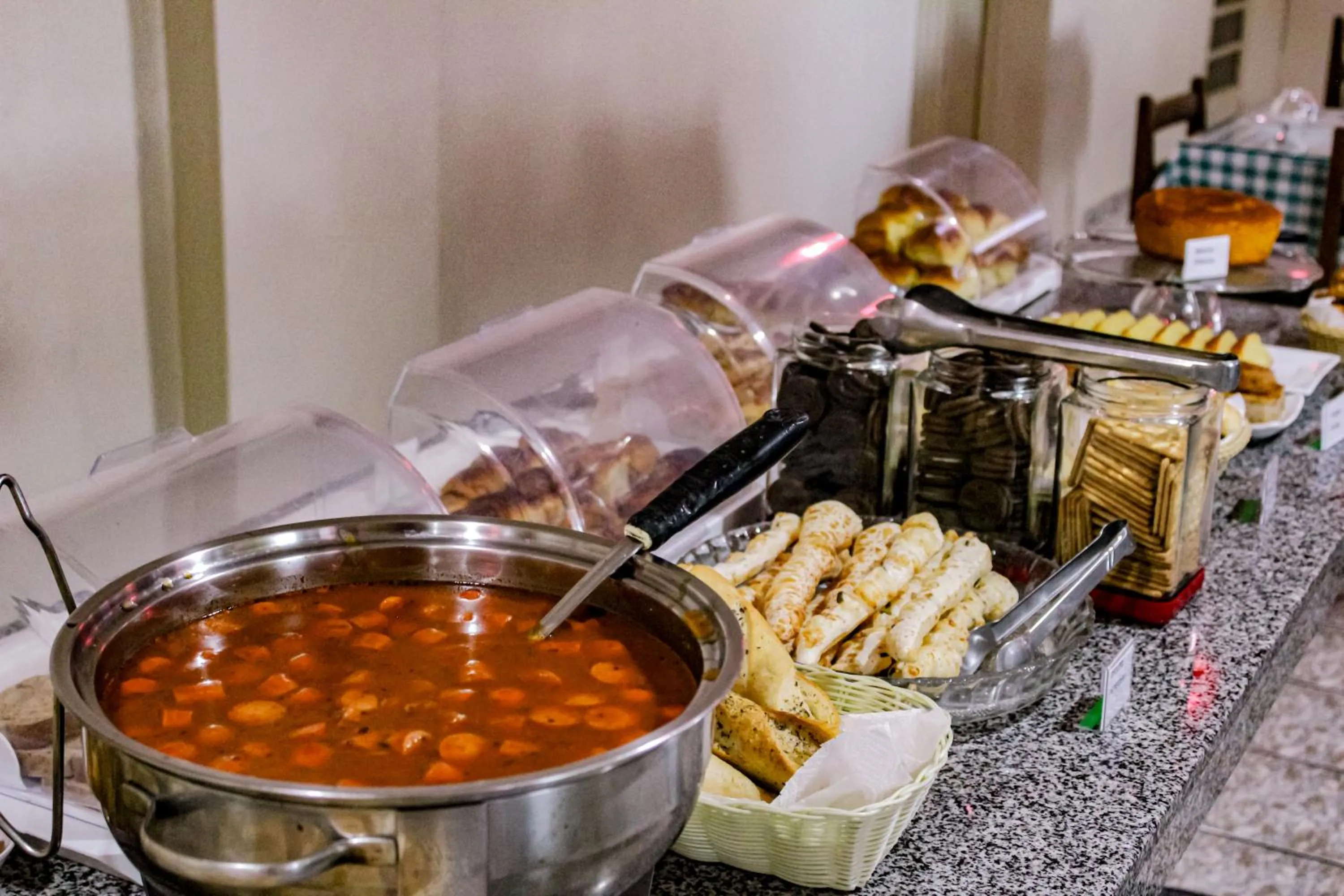 Buffet breakfast in Hotel Primavera Betim