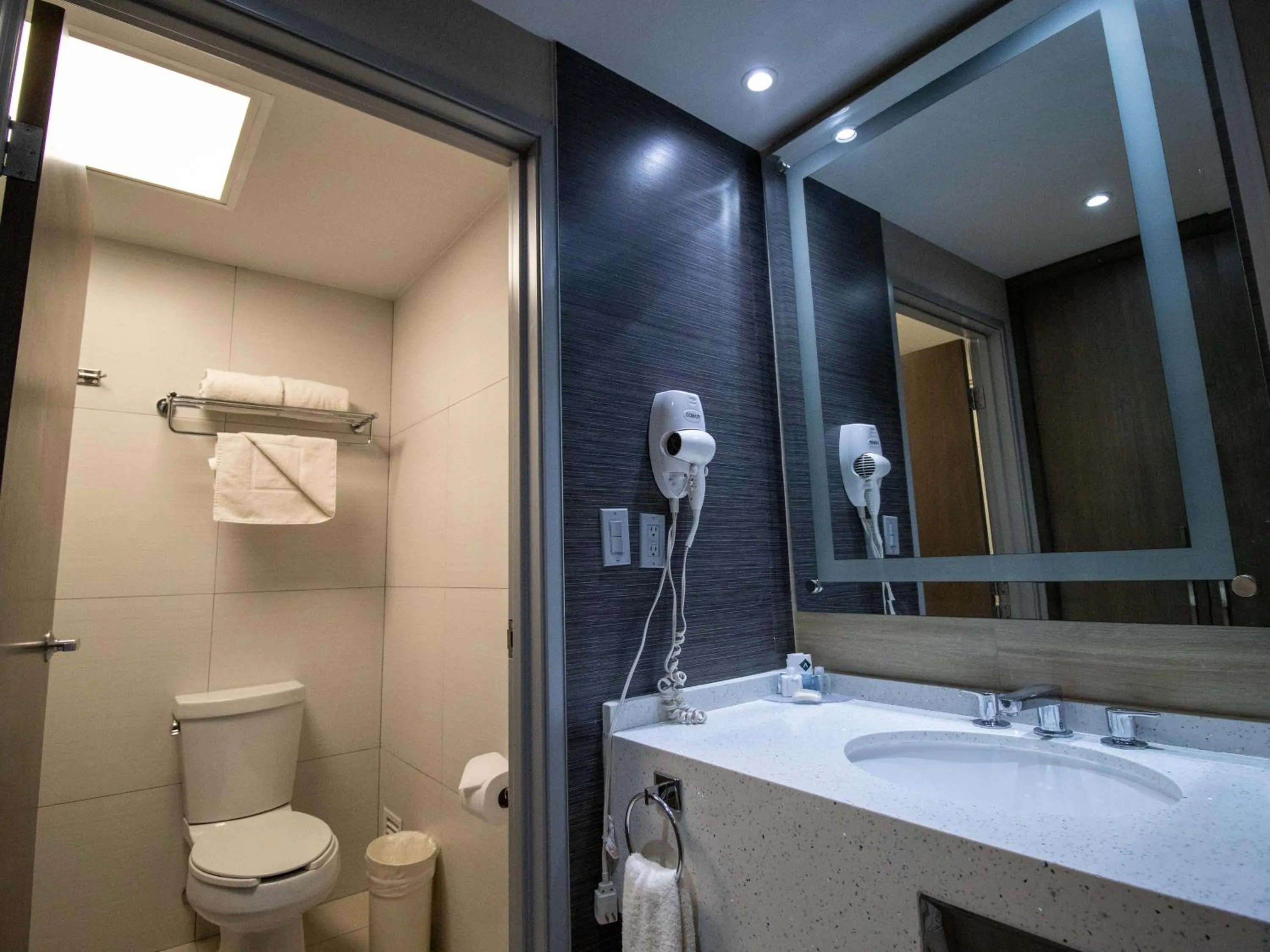 Bathroom in Hotel Araiza San Luis R.C.